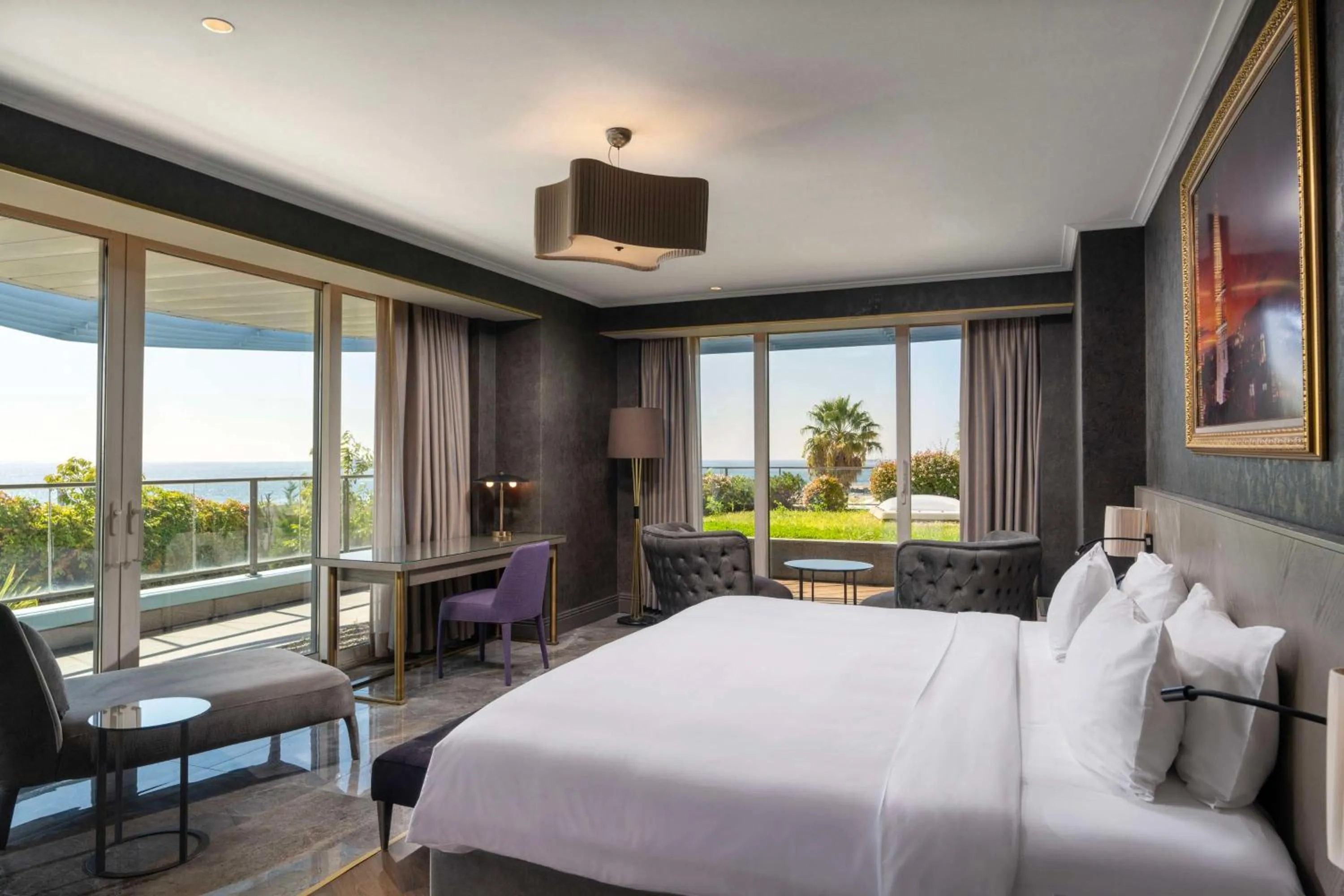 Photo of the whole room, Bed in Radisson Blu Hotel Istanbul Ottomare