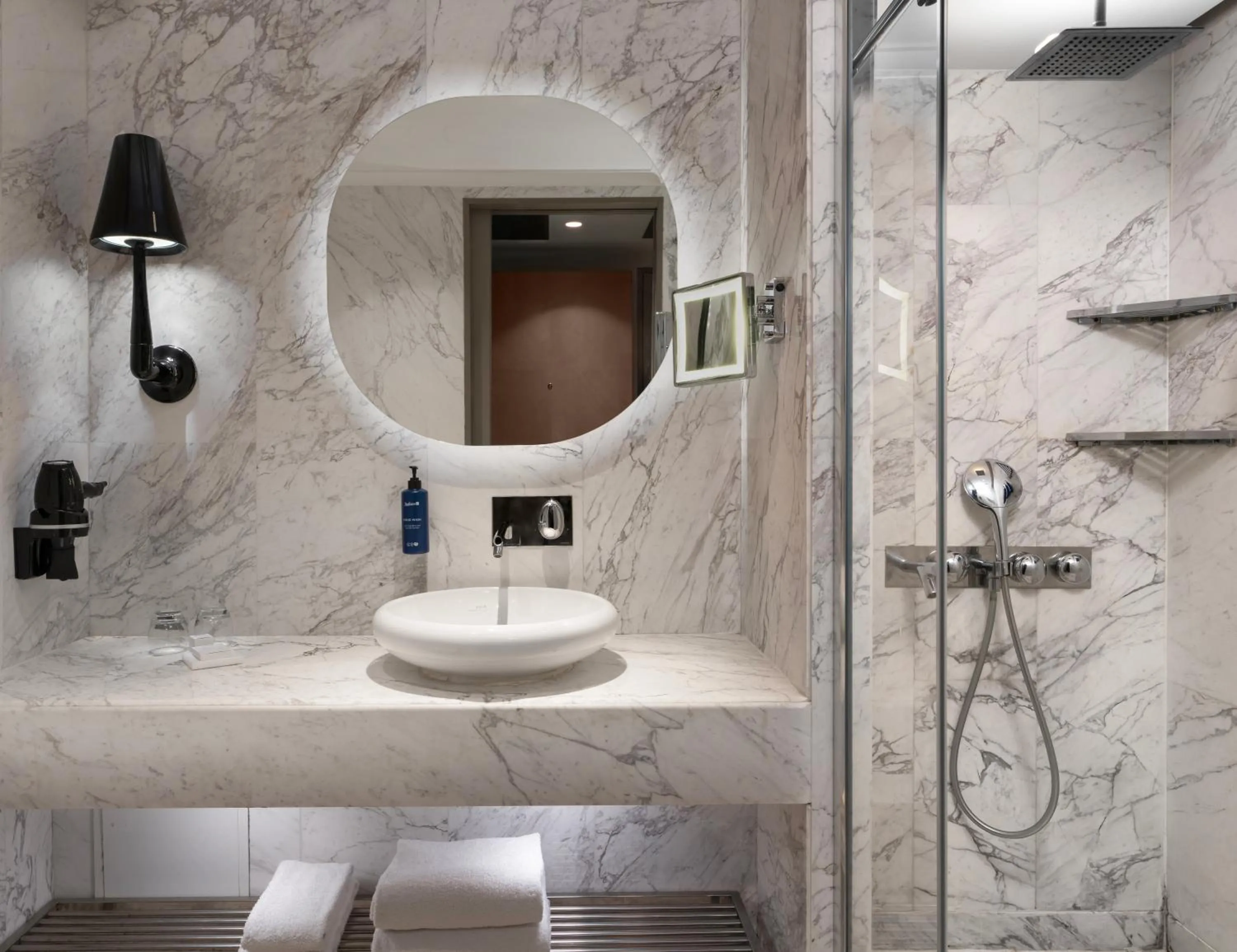 Bathroom in Radisson Blu Hotel Istanbul Ottomare