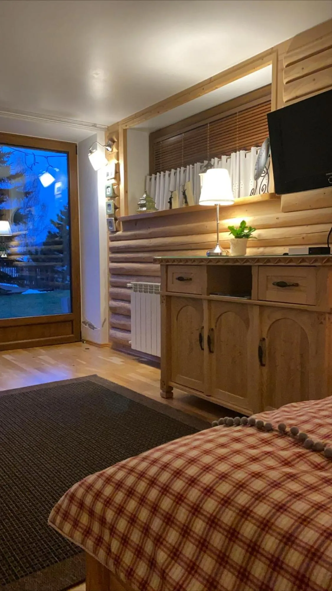 TV and multimedia in Siumno Izba B&B Brzegi