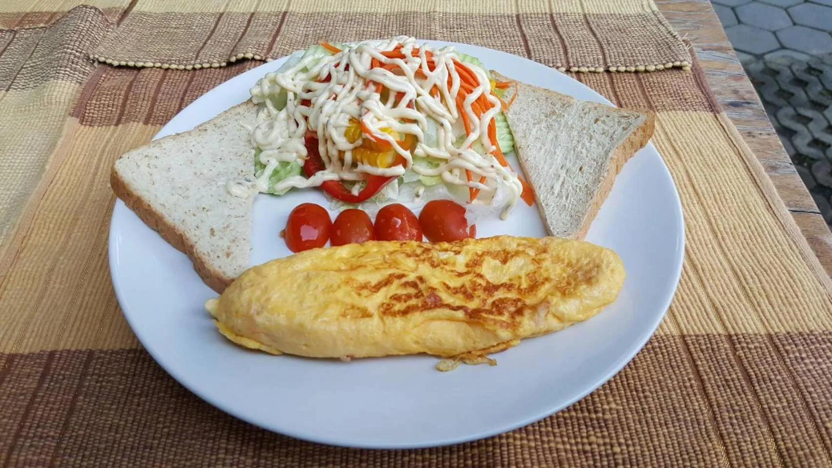 American breakfast in Gordnuea Boutique House