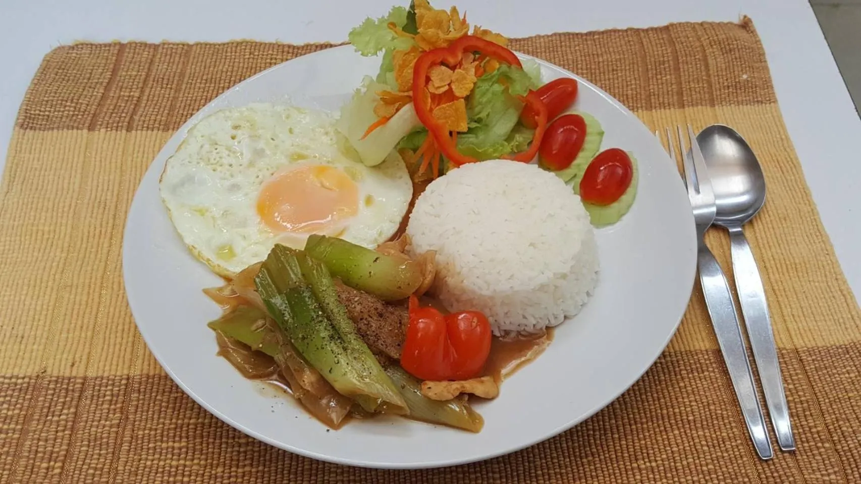 Food in Gordnuea Boutique House