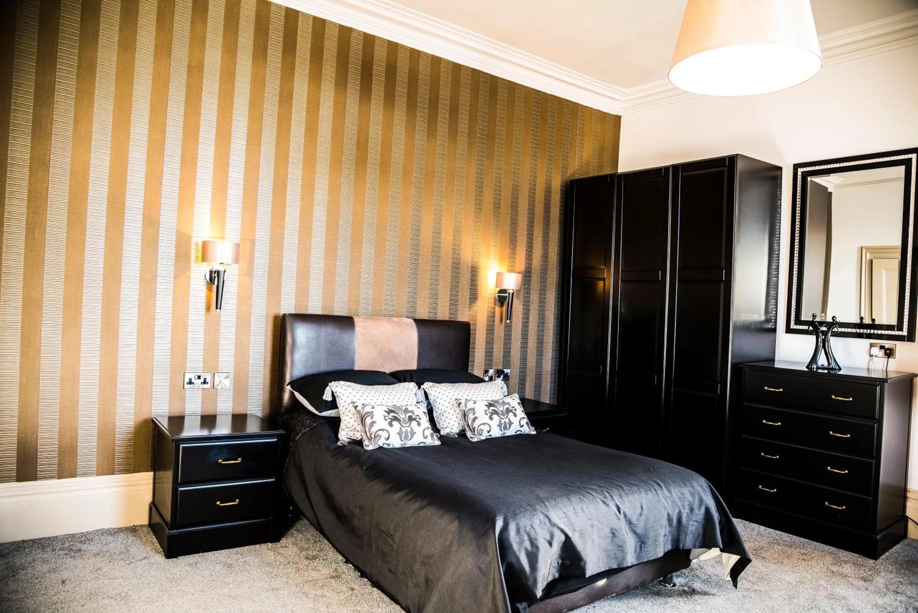 Bed in Mount Stewart Hotel