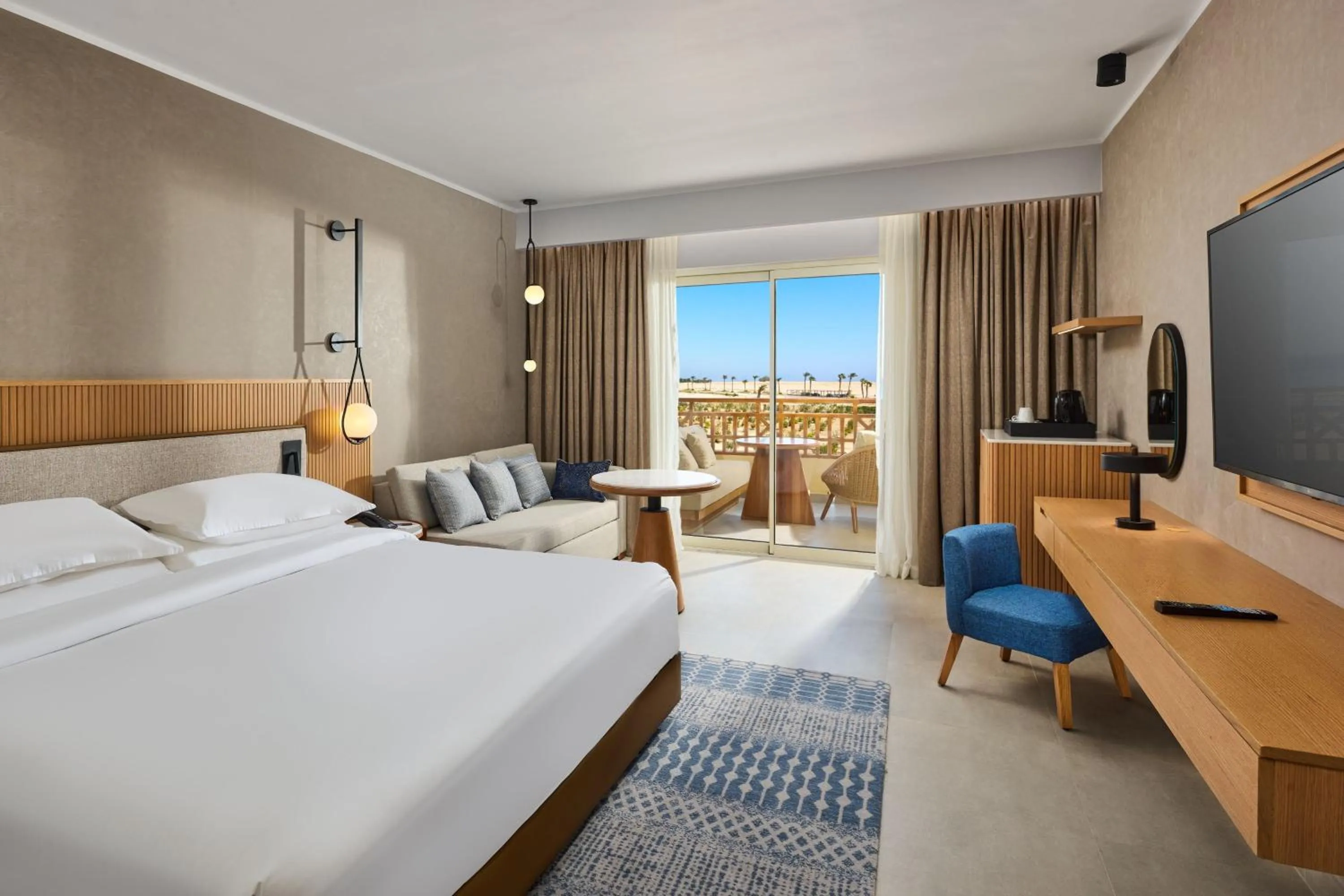 Photo of the whole room, Bed in Sheraton Soma Bay Resort