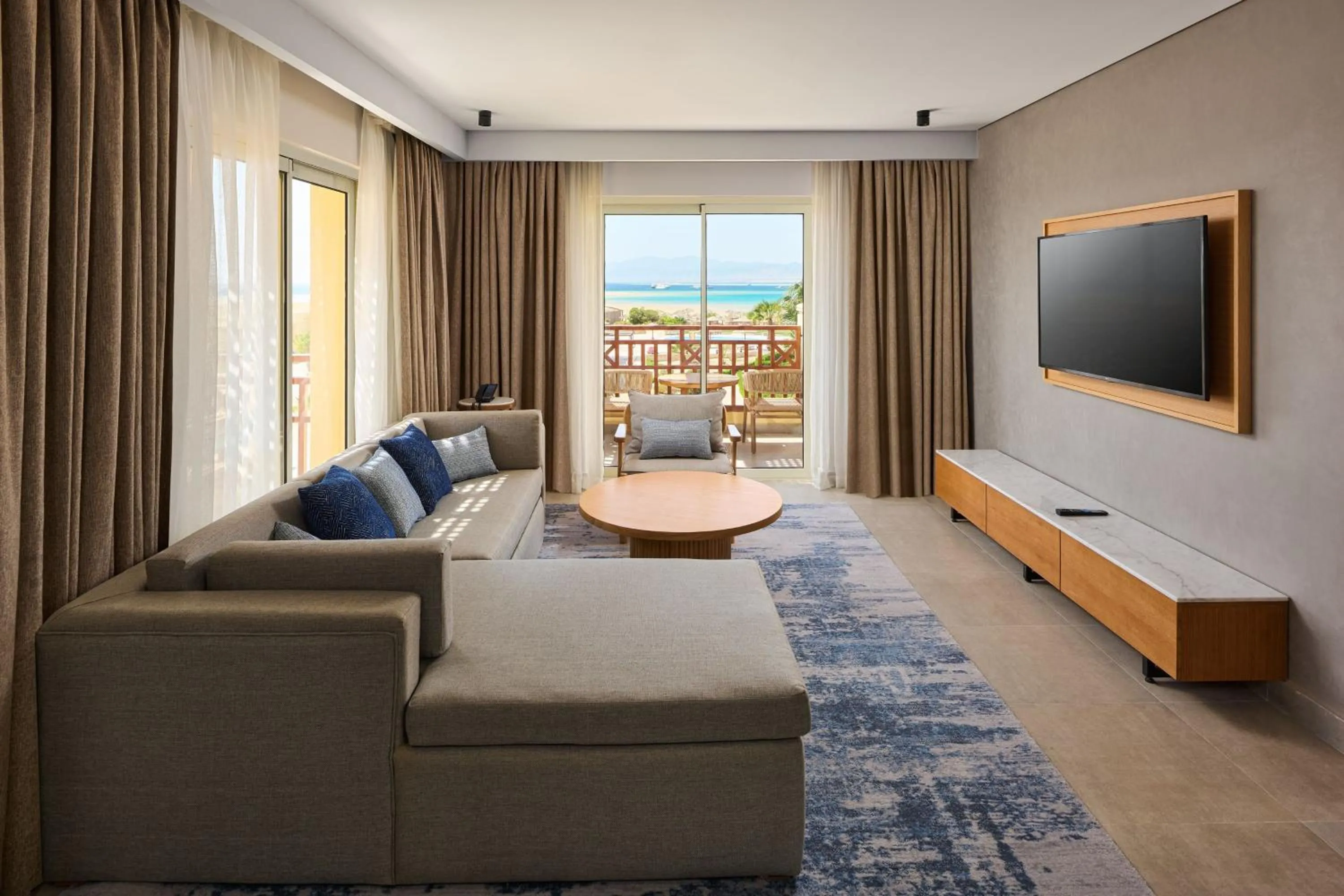 Photo of the whole room in Sheraton Soma Bay Resort