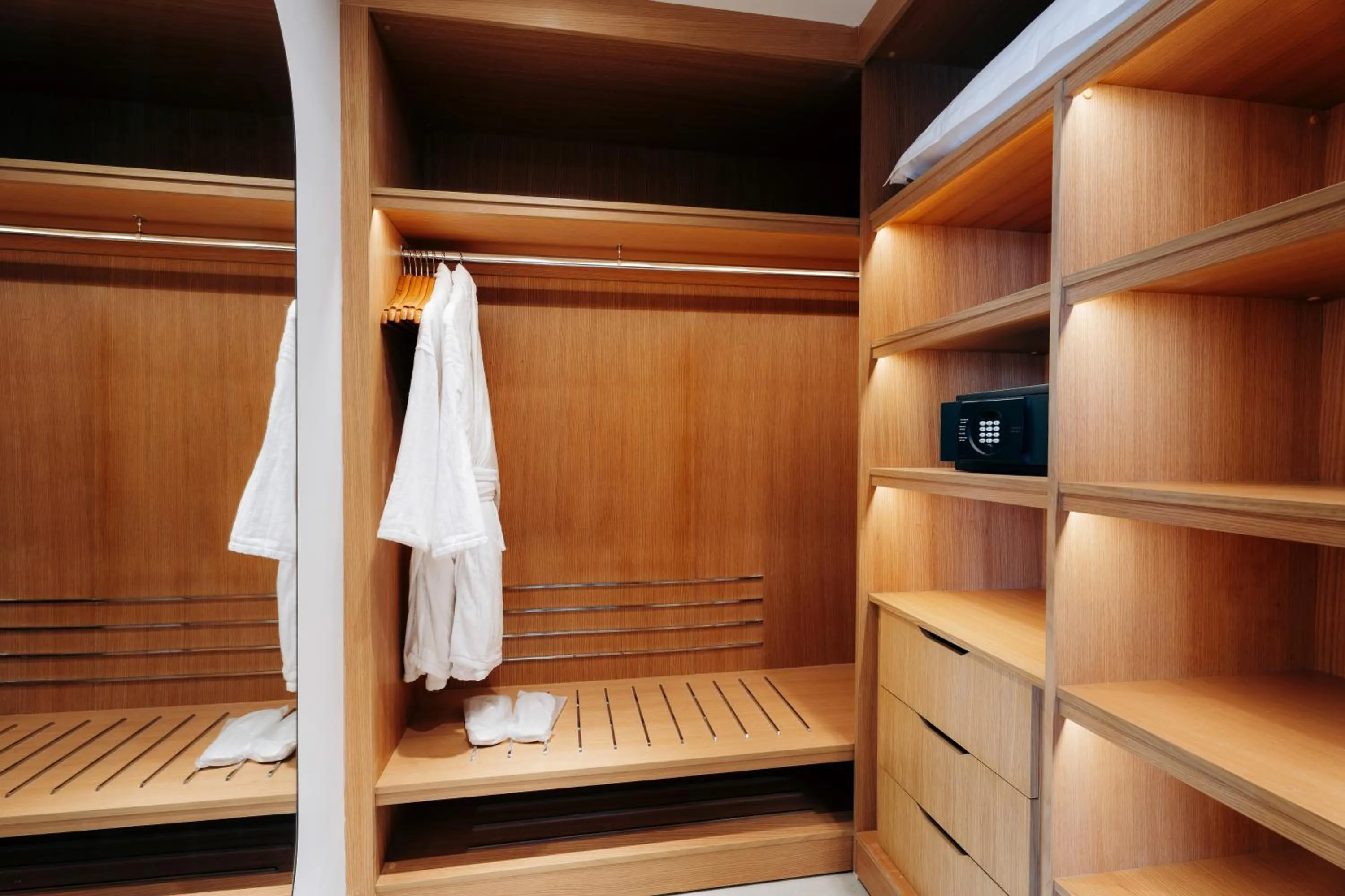 wardrobe in Sheraton Soma Bay Resort