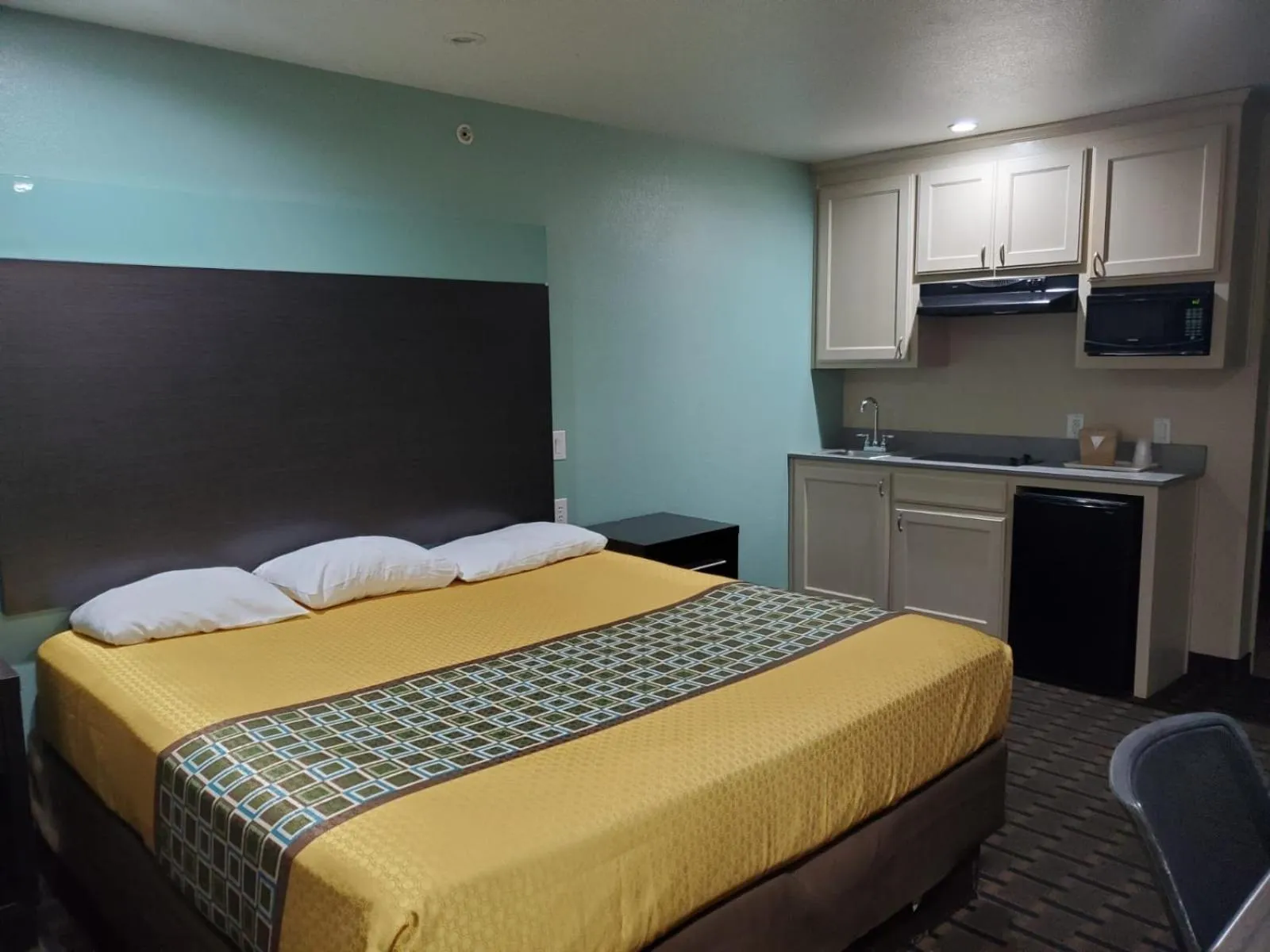 Bed in Scottish Inns White Settlement