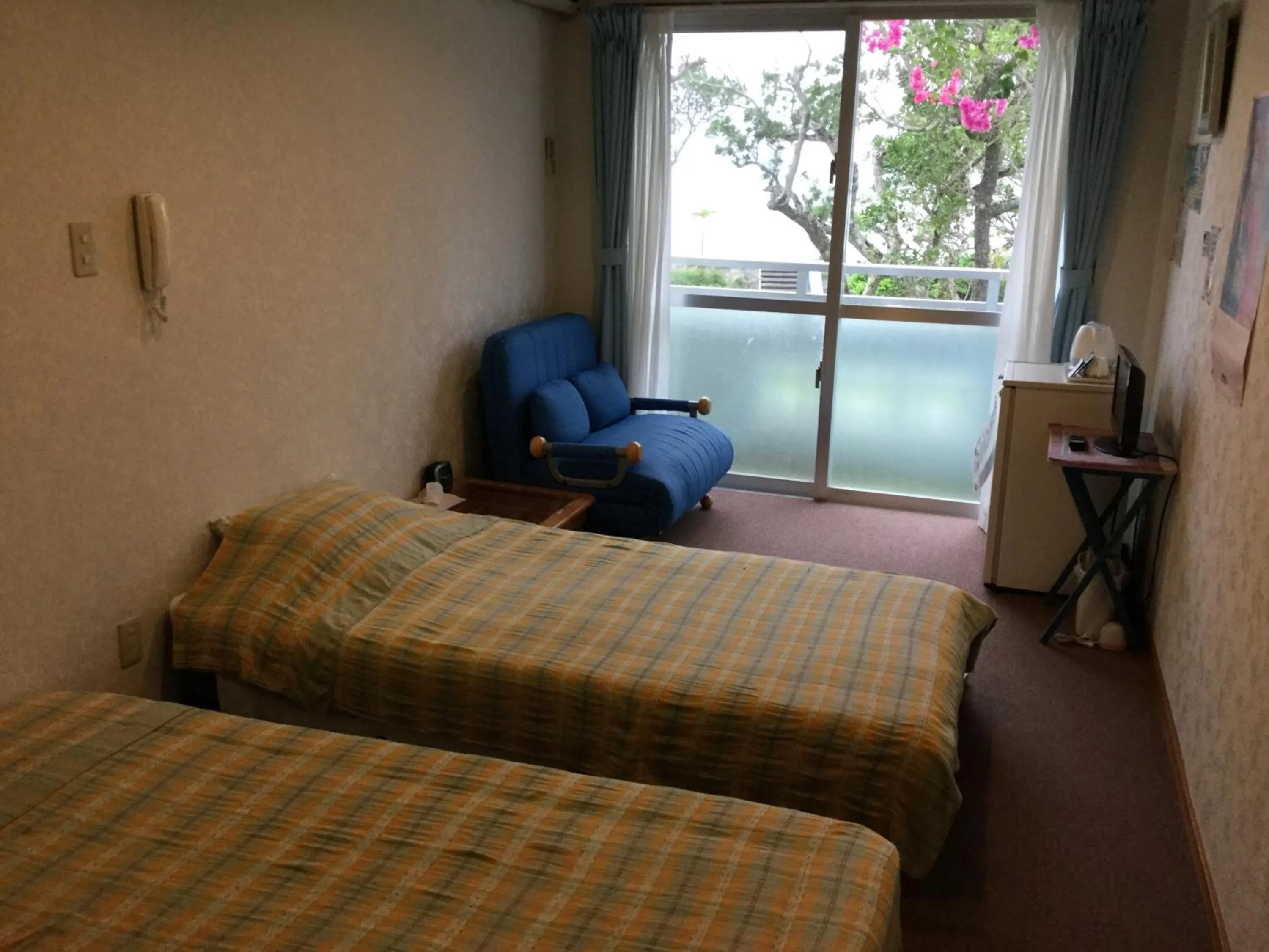 Photo of the whole room, Bed in Uminoie Painukaji