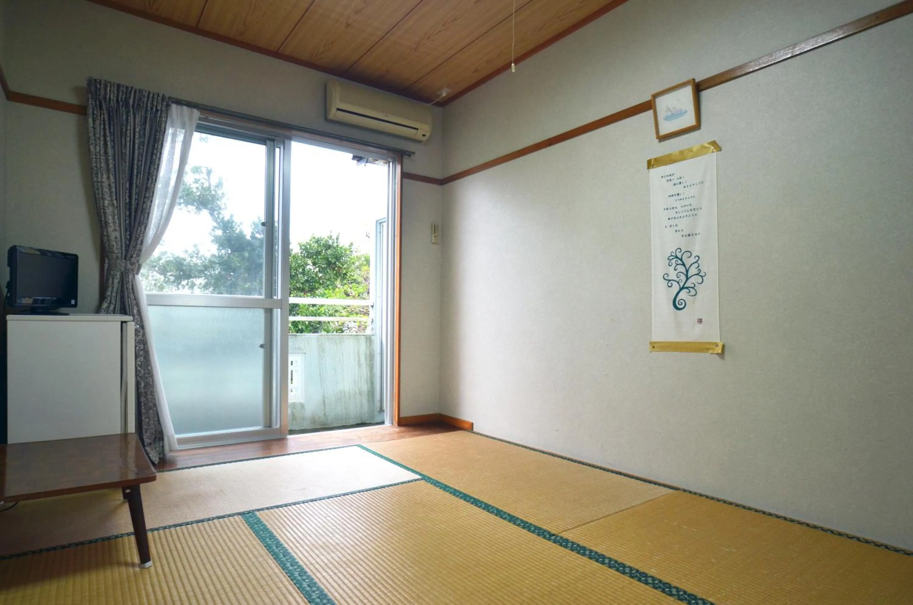 Photo of the whole room in Uminoie Painukaji