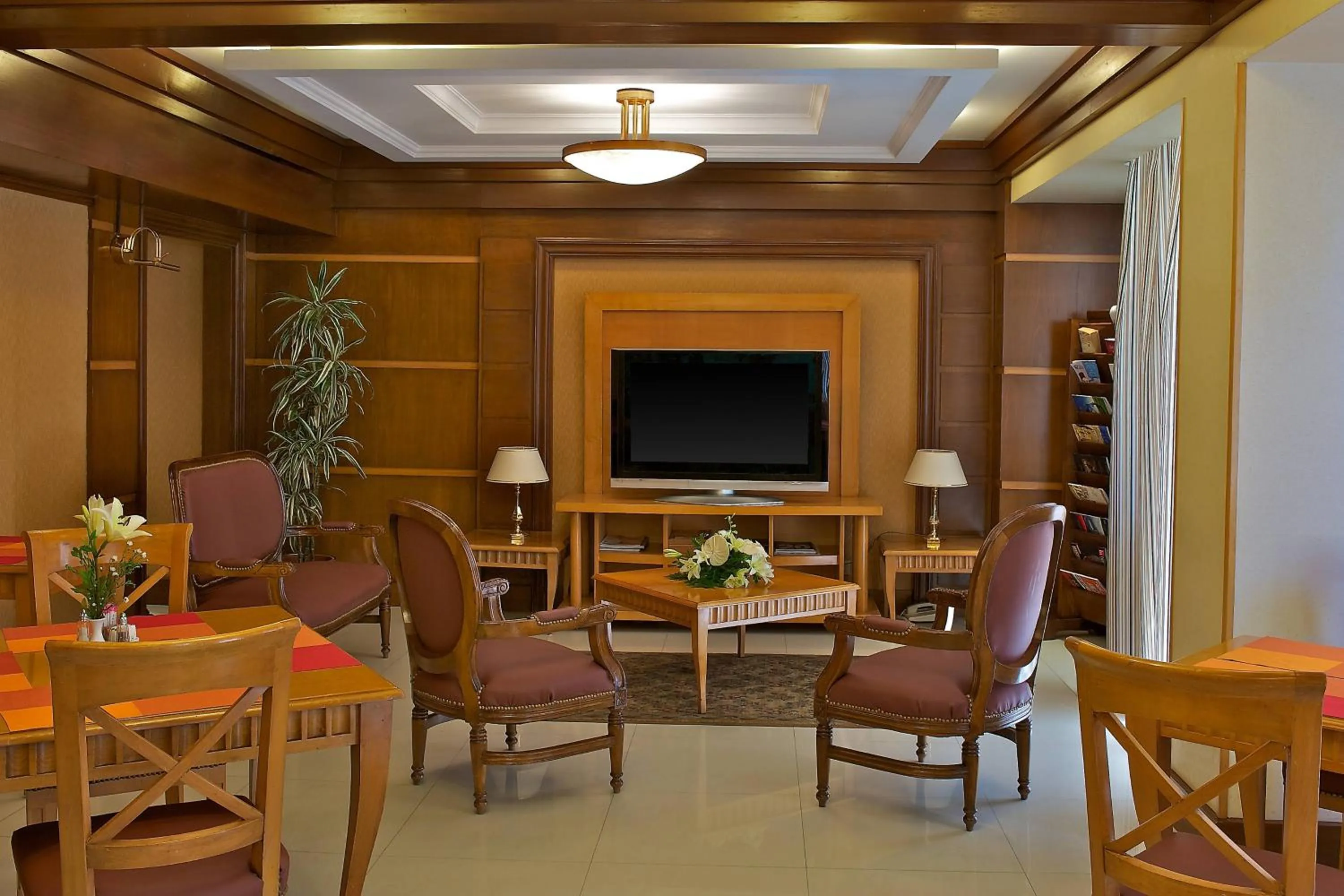 Lounge or bar in Sheraton Montazah Hotel