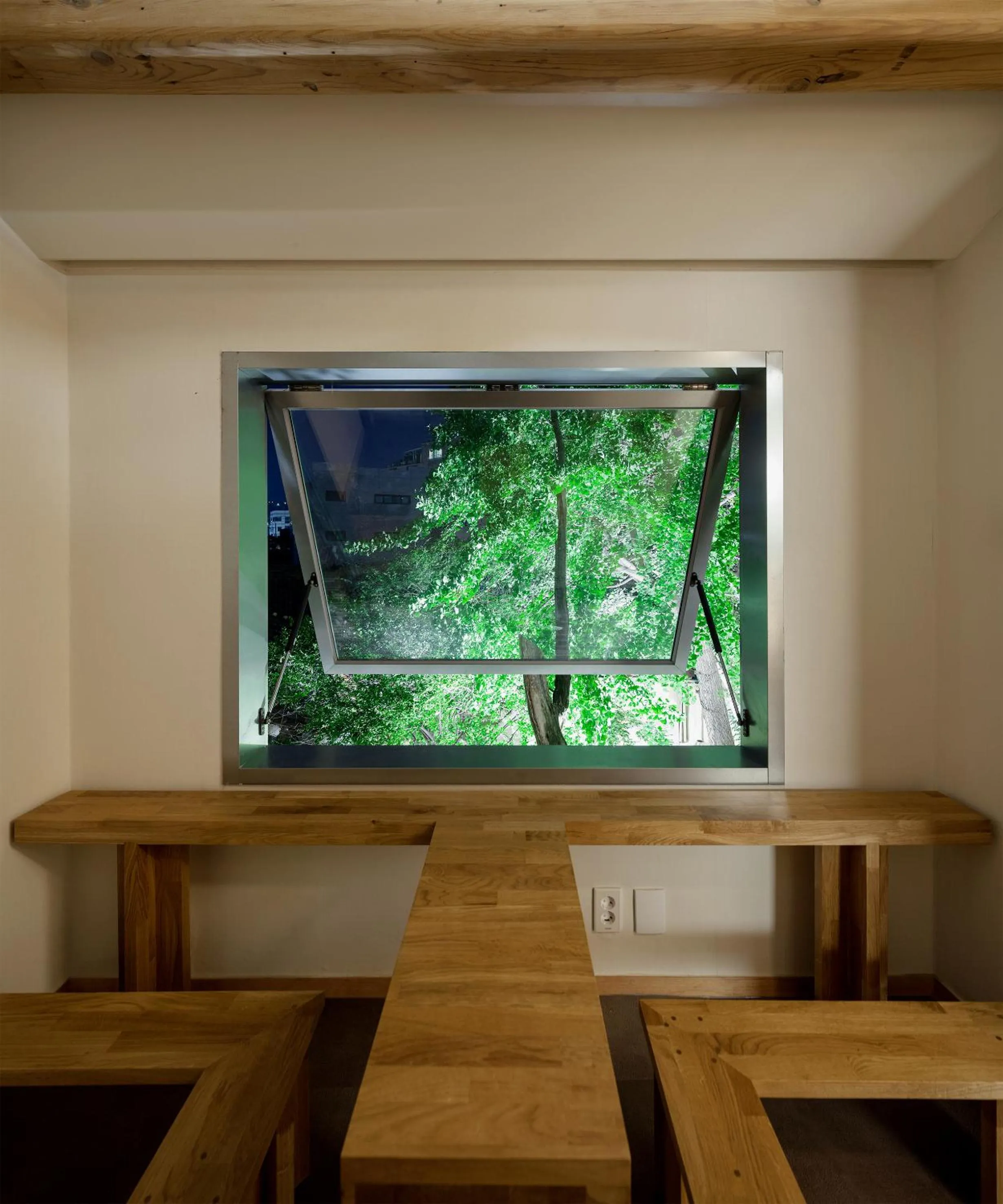 Side Hanok Residence