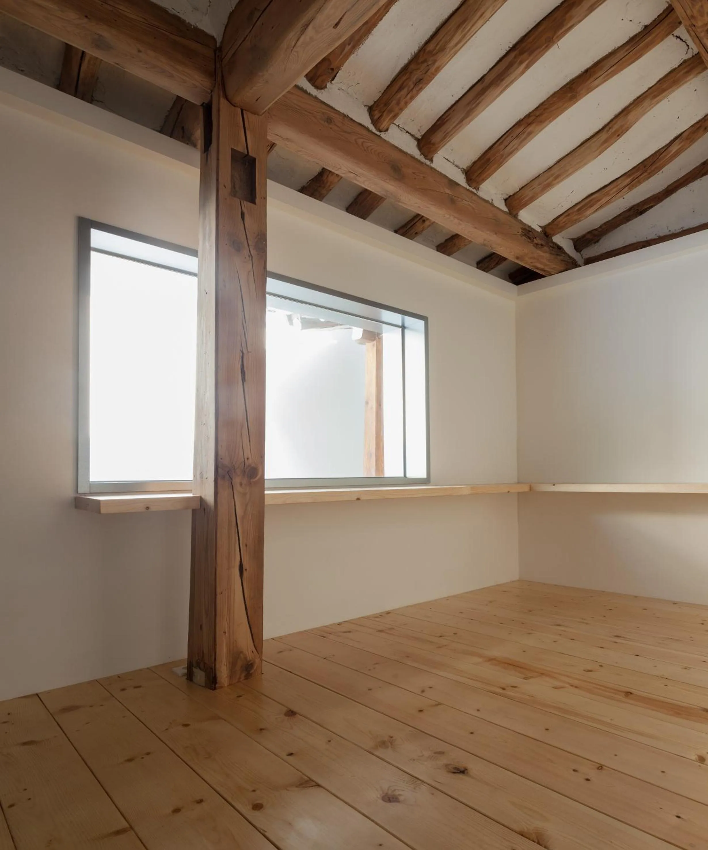 Side Hanok Residence