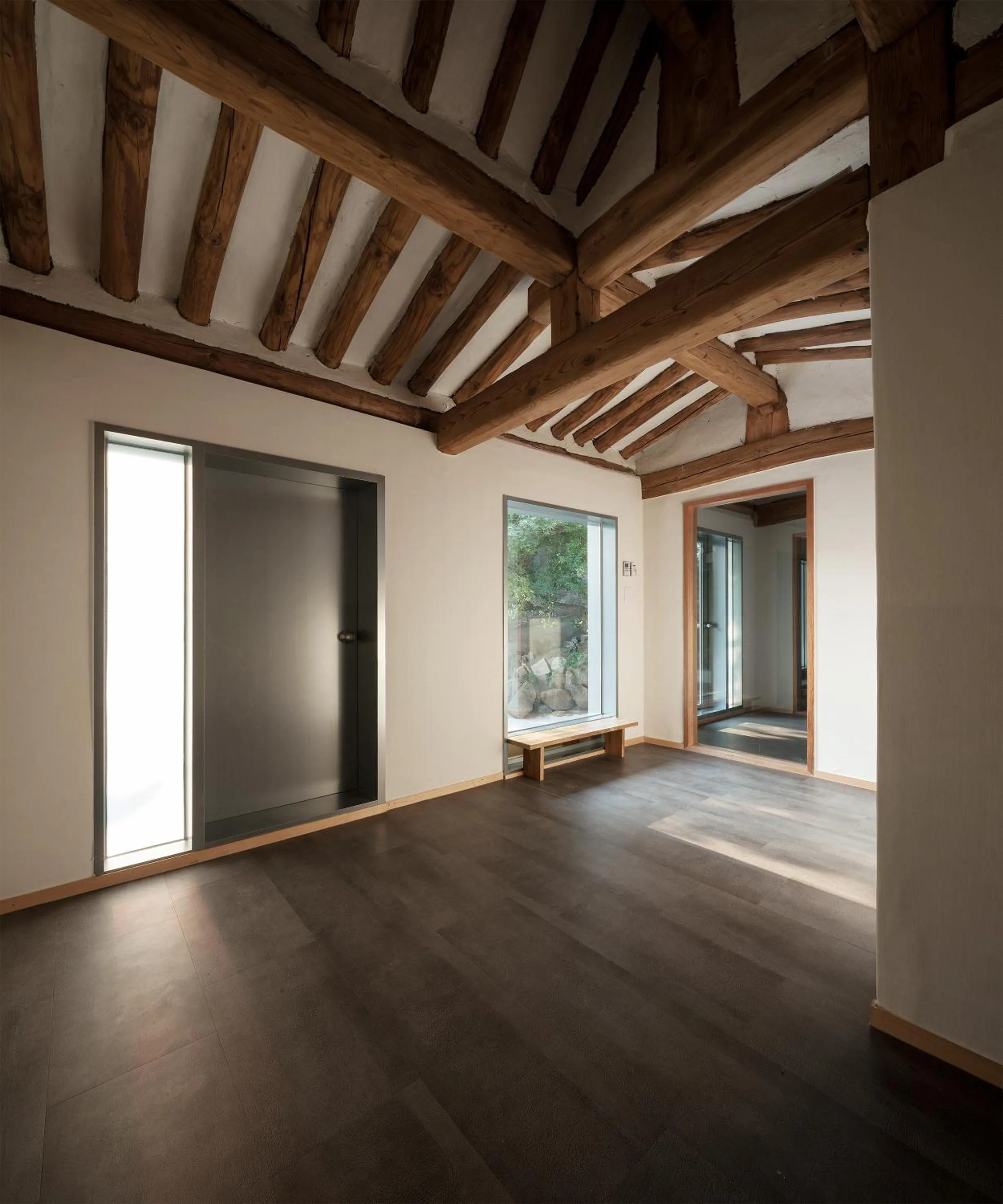 Side Hanok Residence