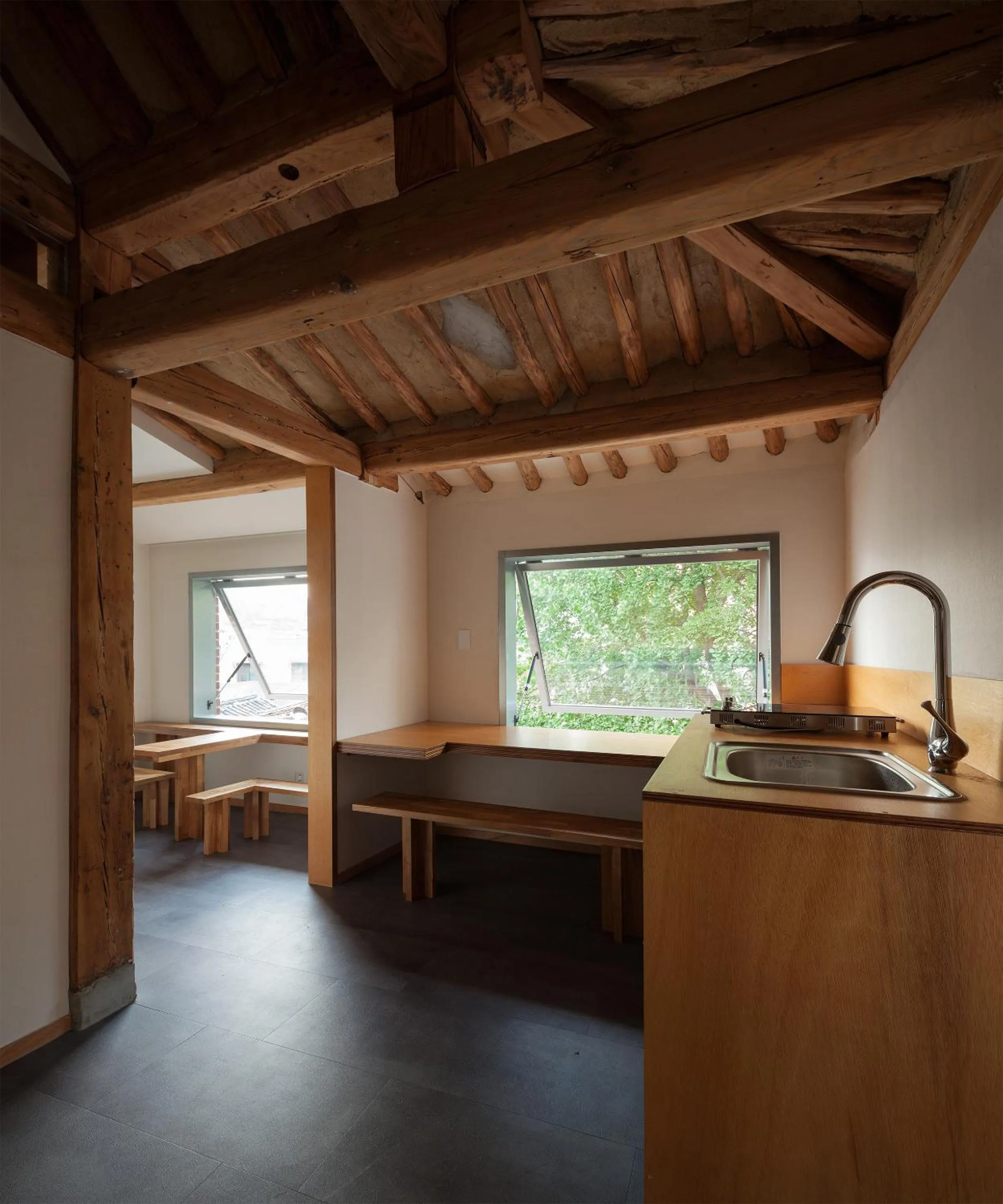 Side Hanok Residence