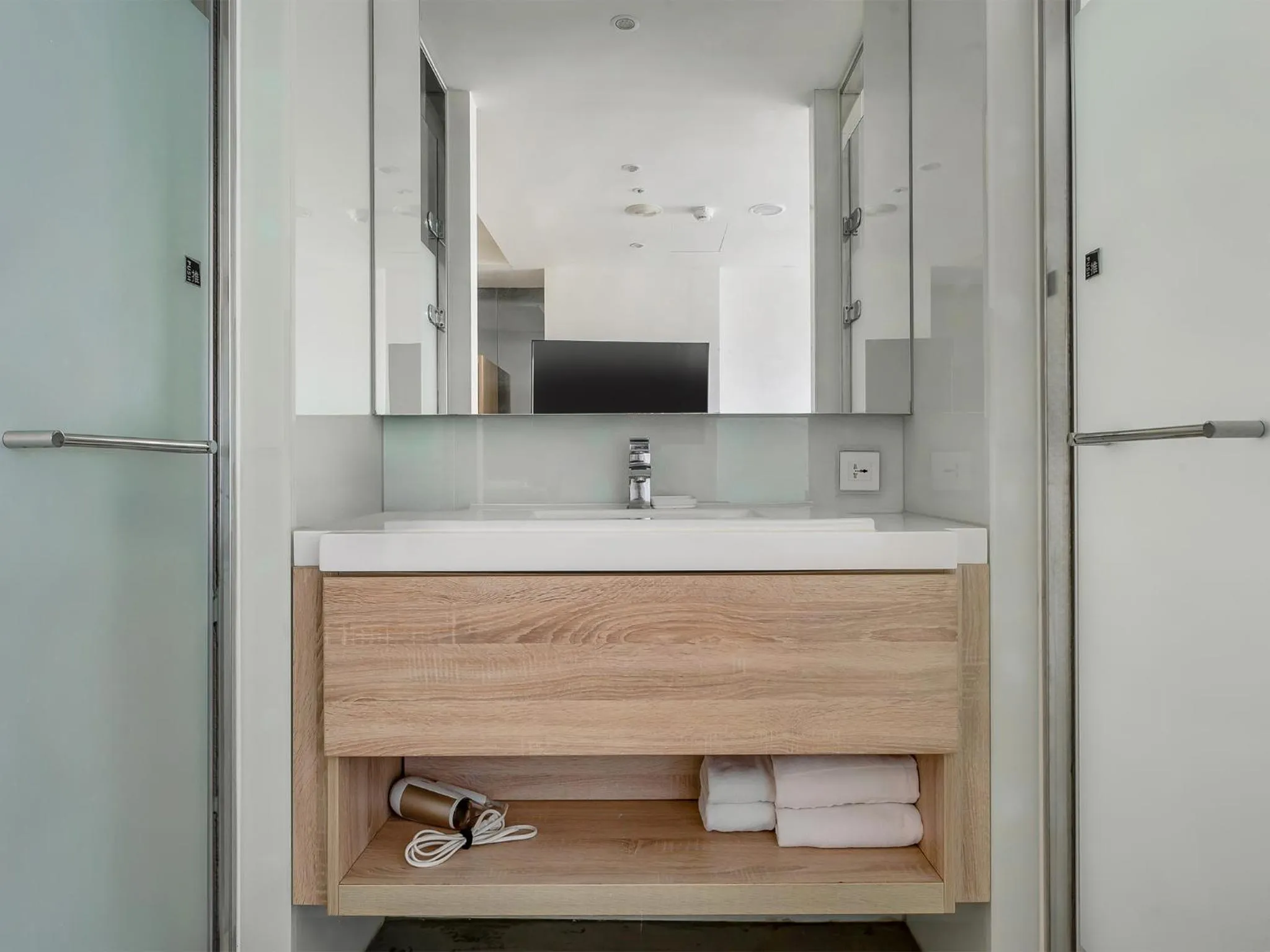 CHECK inn Taichung Liming