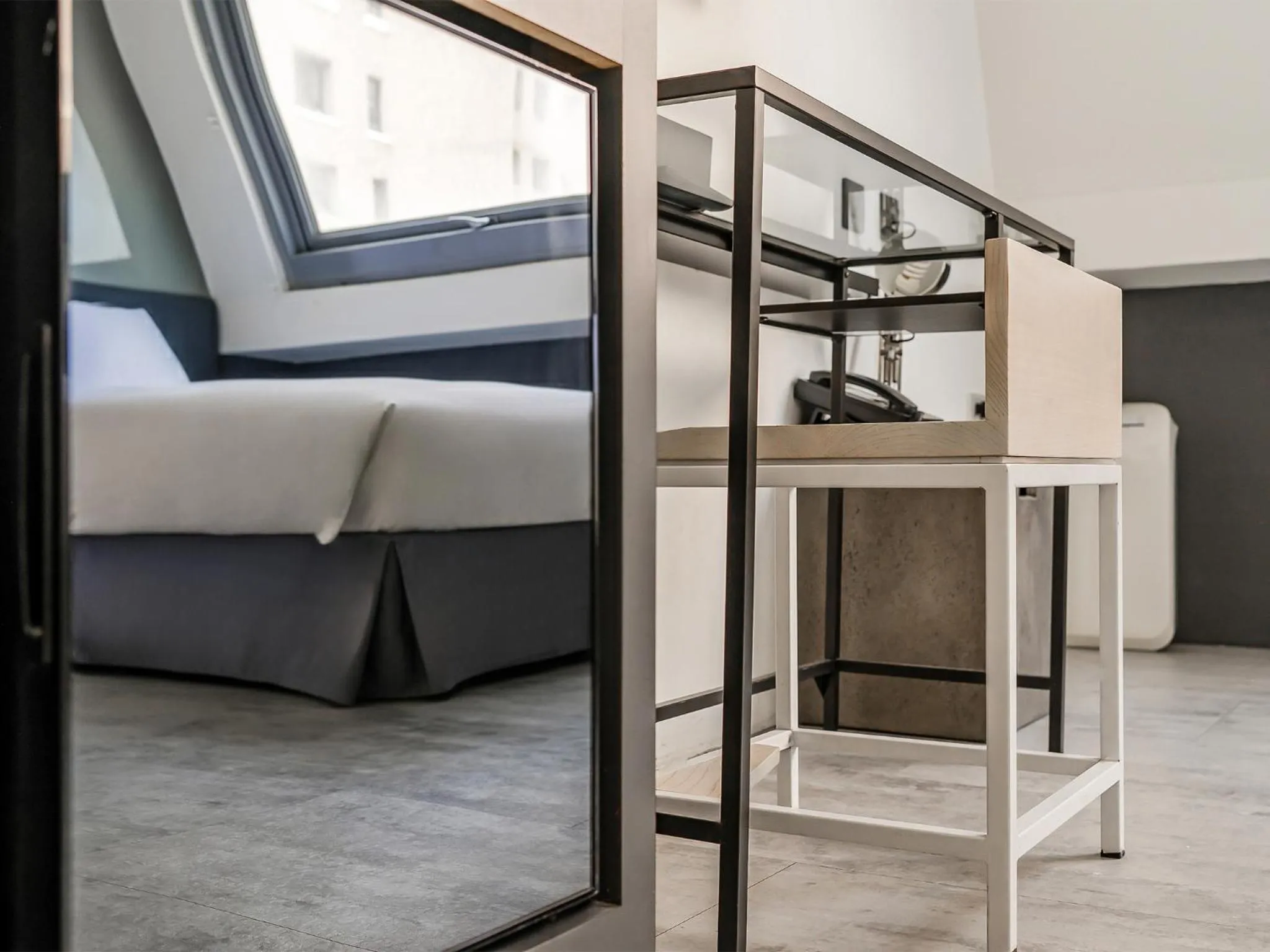 Bed in CHECK inn Taichung Liming