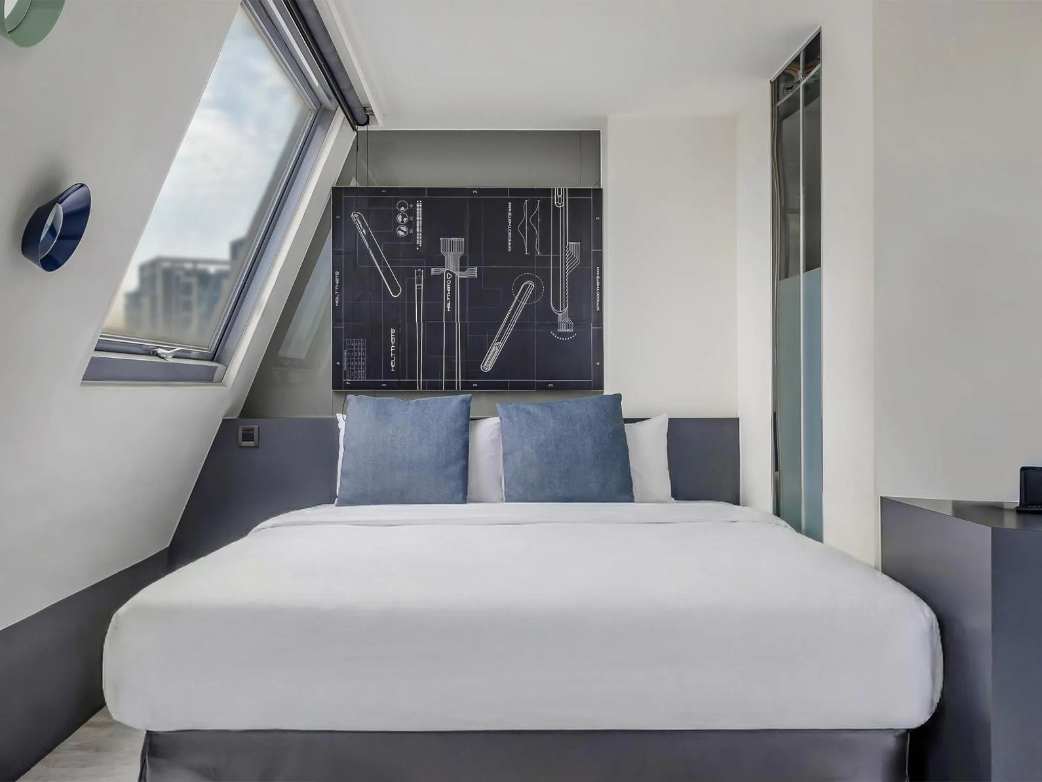 Bed in CHECK inn Taichung Liming