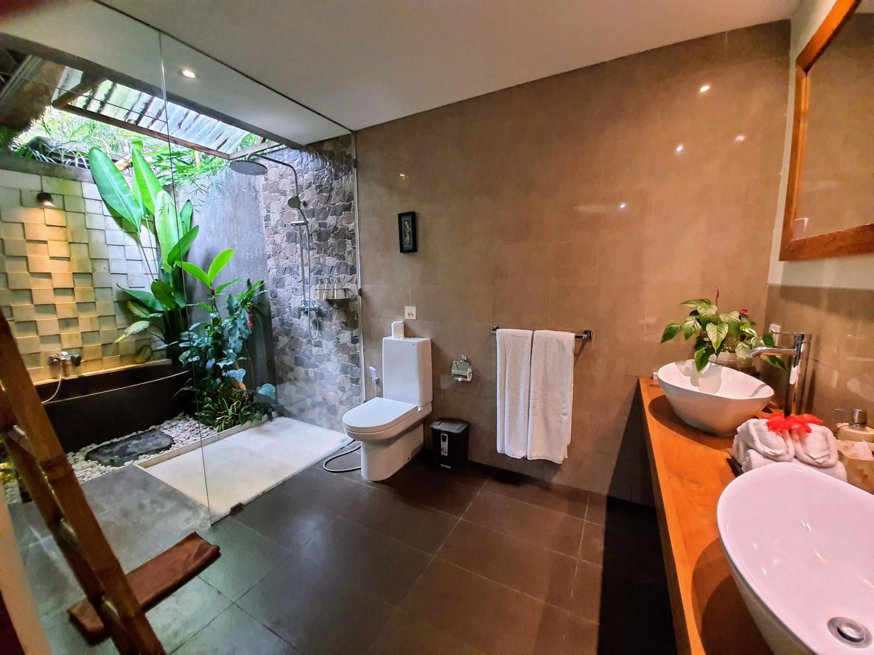 Garden in Anusara Luxury Villas