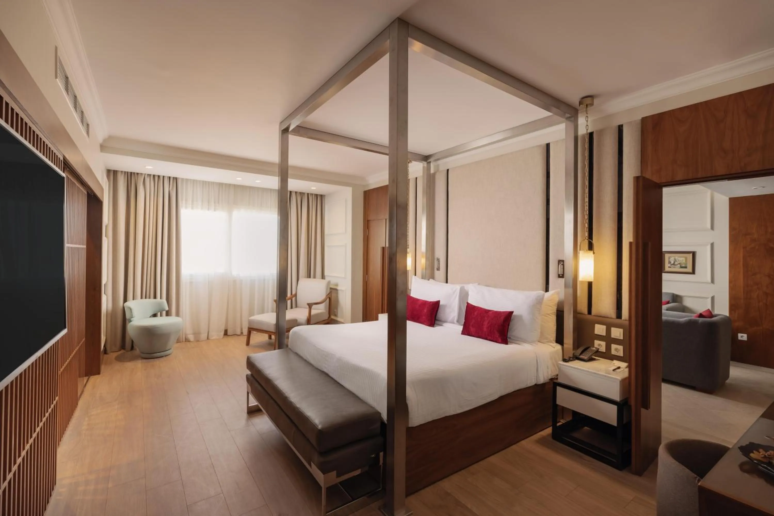 Photo of the whole room, Bed in Sonesta Hotel Tower & Casino Cairo