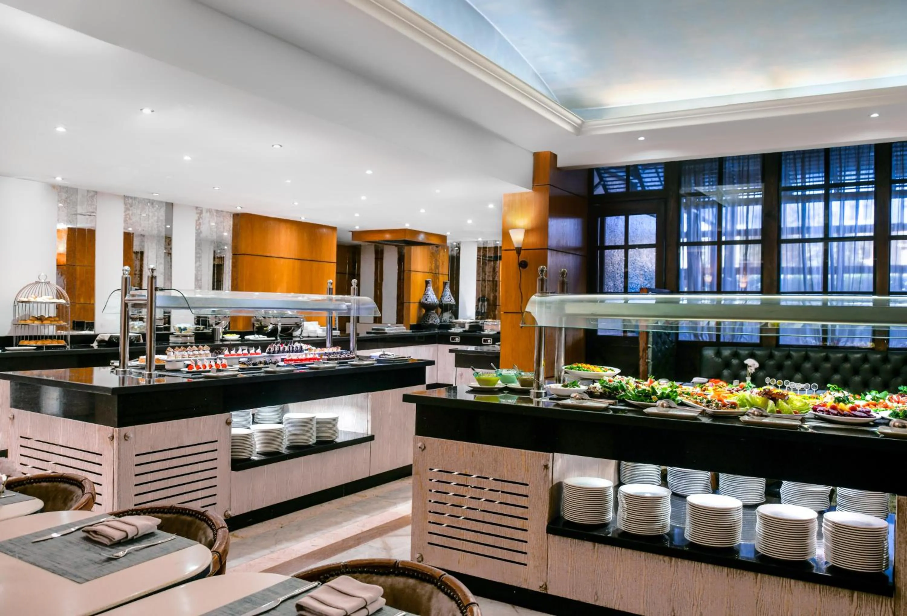 Restaurant/places to eat in Sonesta Hotel Tower & Casino Cairo