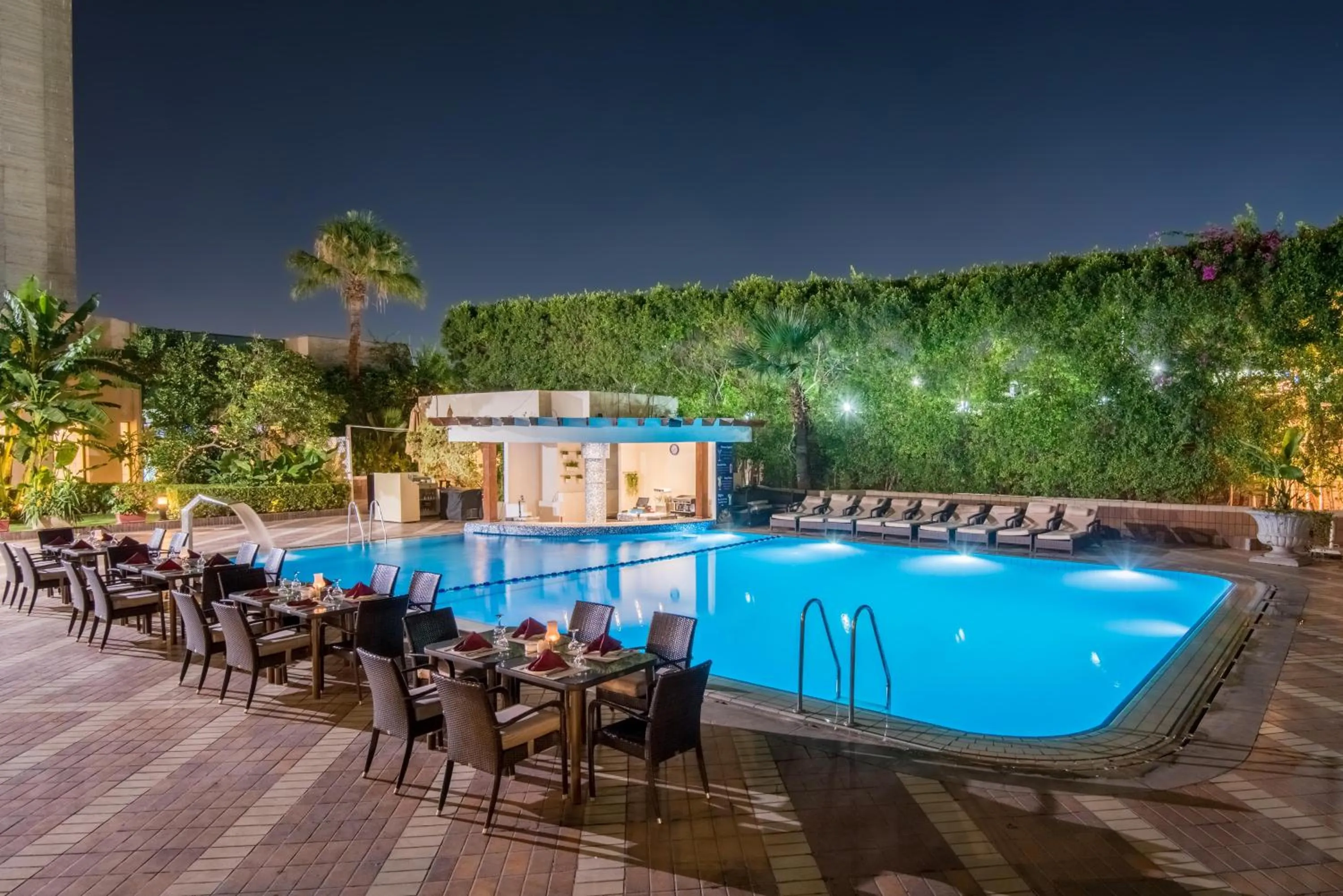 Swimming pool in Sonesta Hotel Tower & Casino Cairo