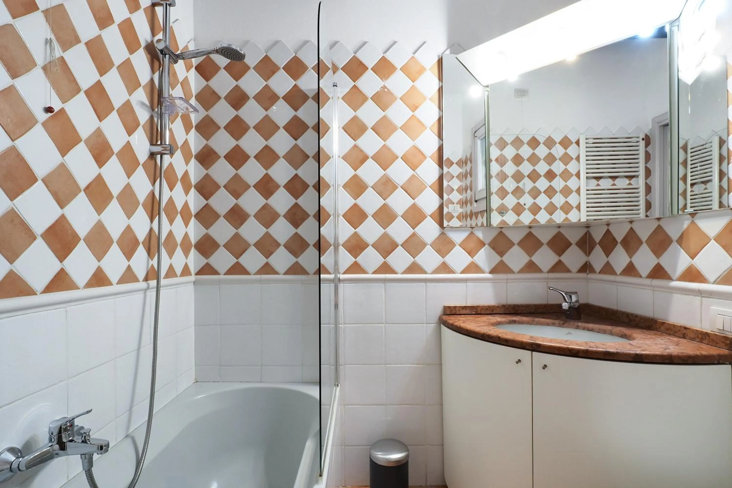 Bathroom in Mila Apartments Magenta