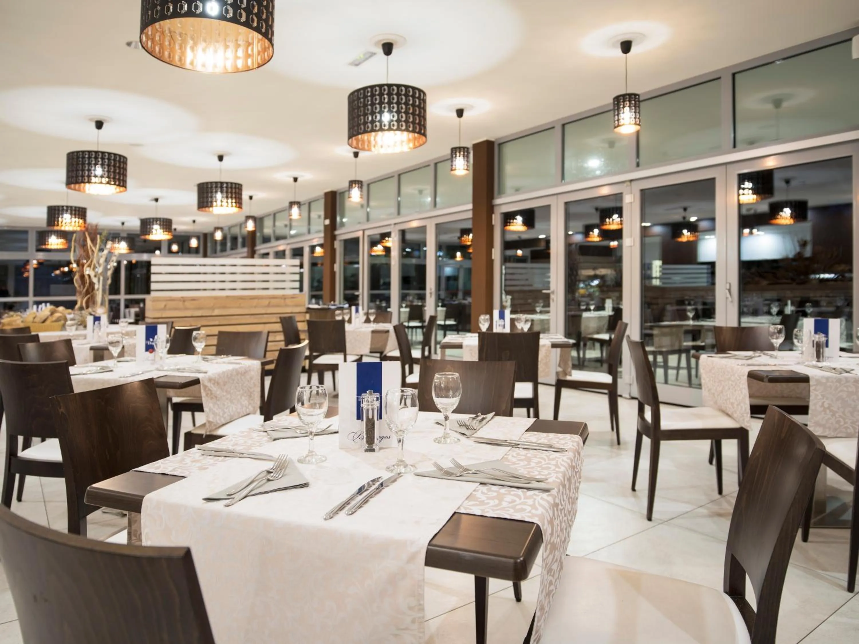 Restaurant/places to eat in Crvena Luka Resort