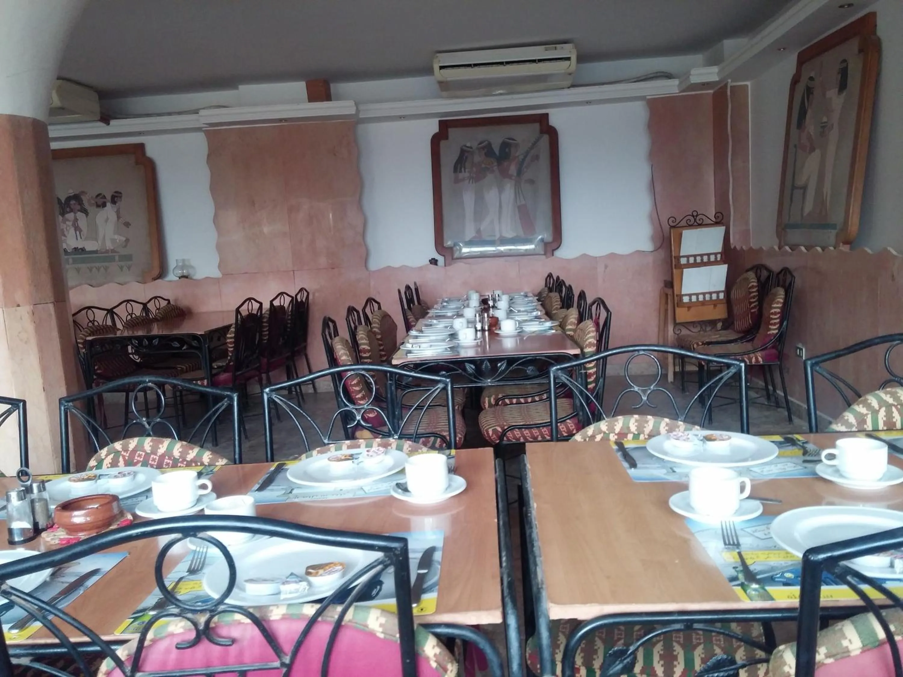 Restaurant/places to eat in Ciao Hotel