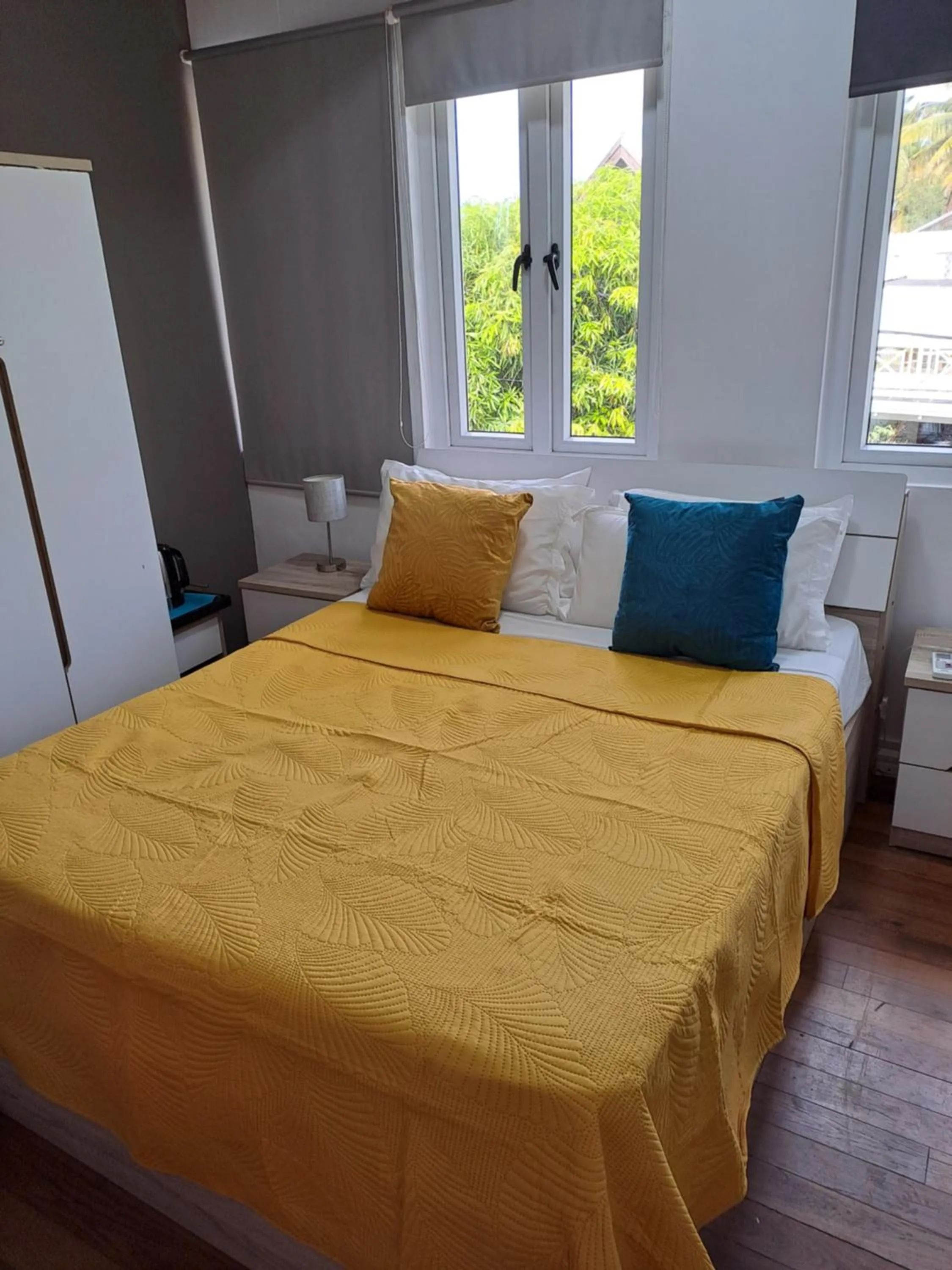 Bedroom, Bed in Explora Prestige