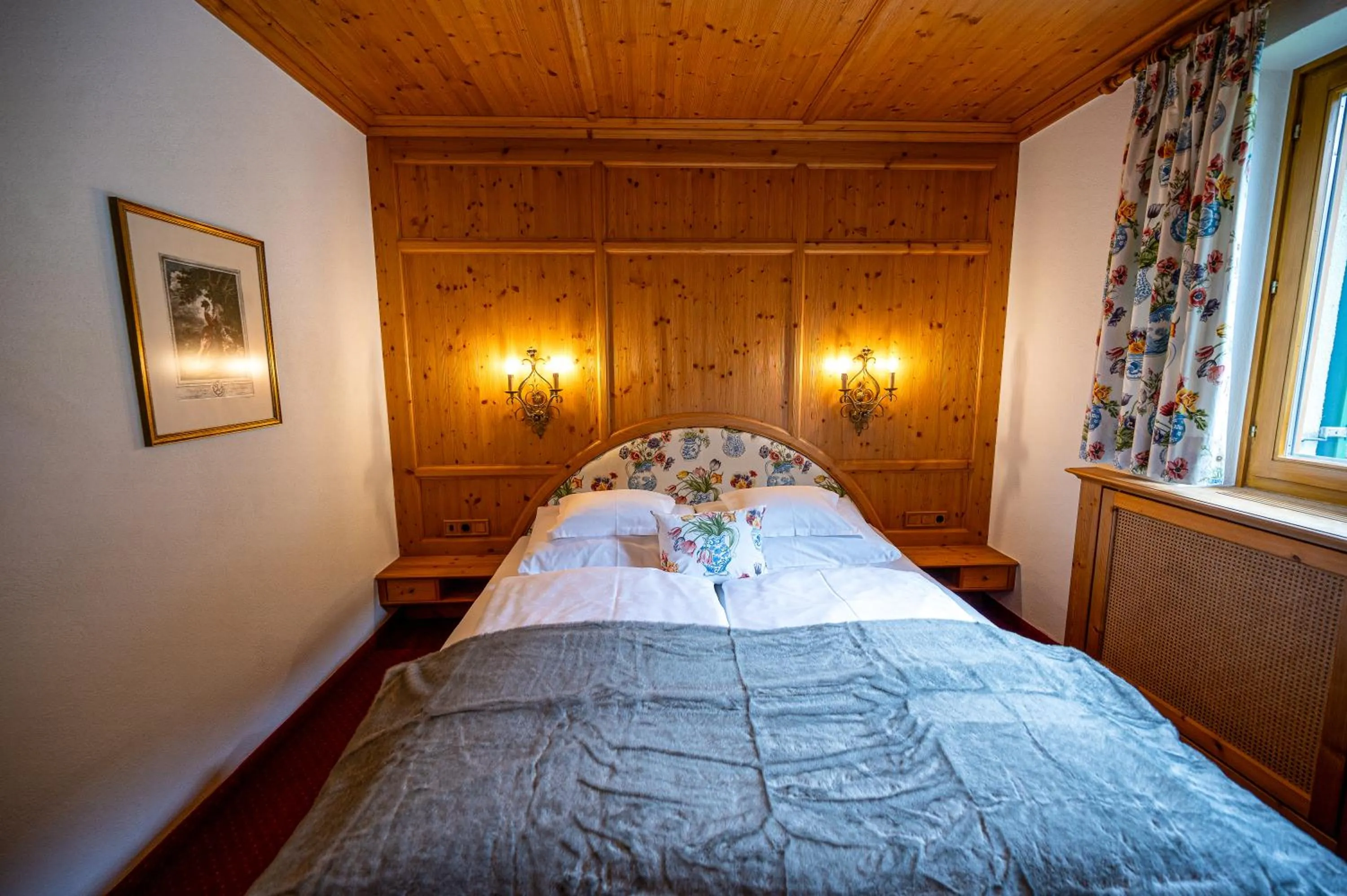 Bed in die AlpenRose