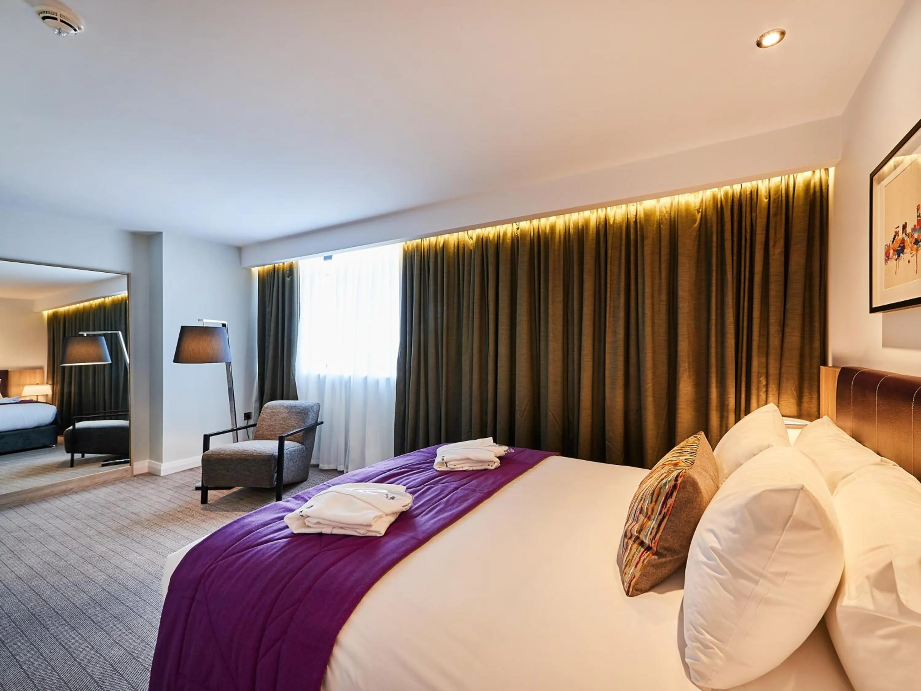 Bedroom, Bed in Park Regis Birmingham