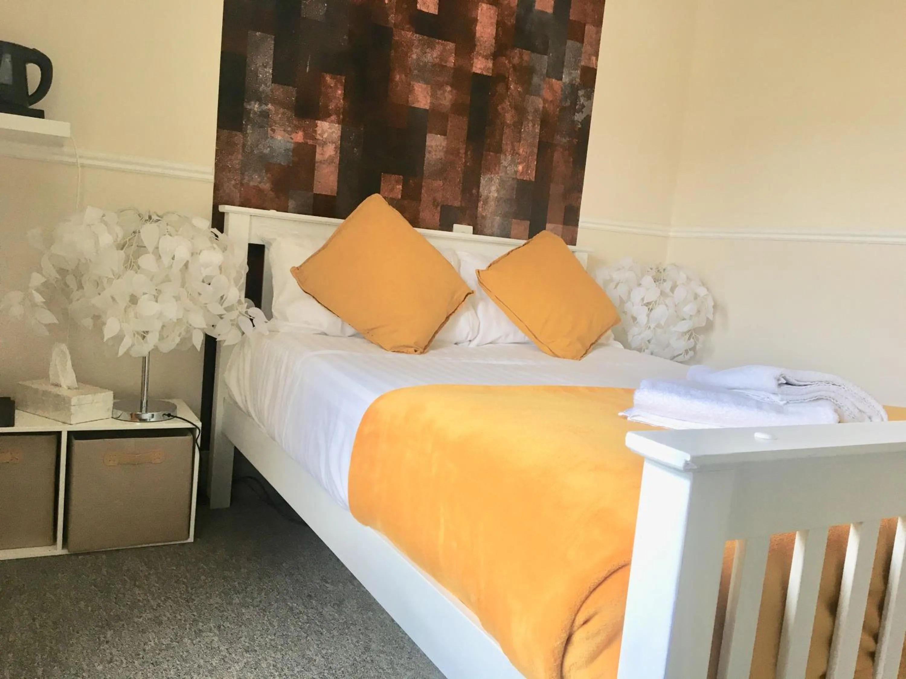 Bed in Waterfront Inn