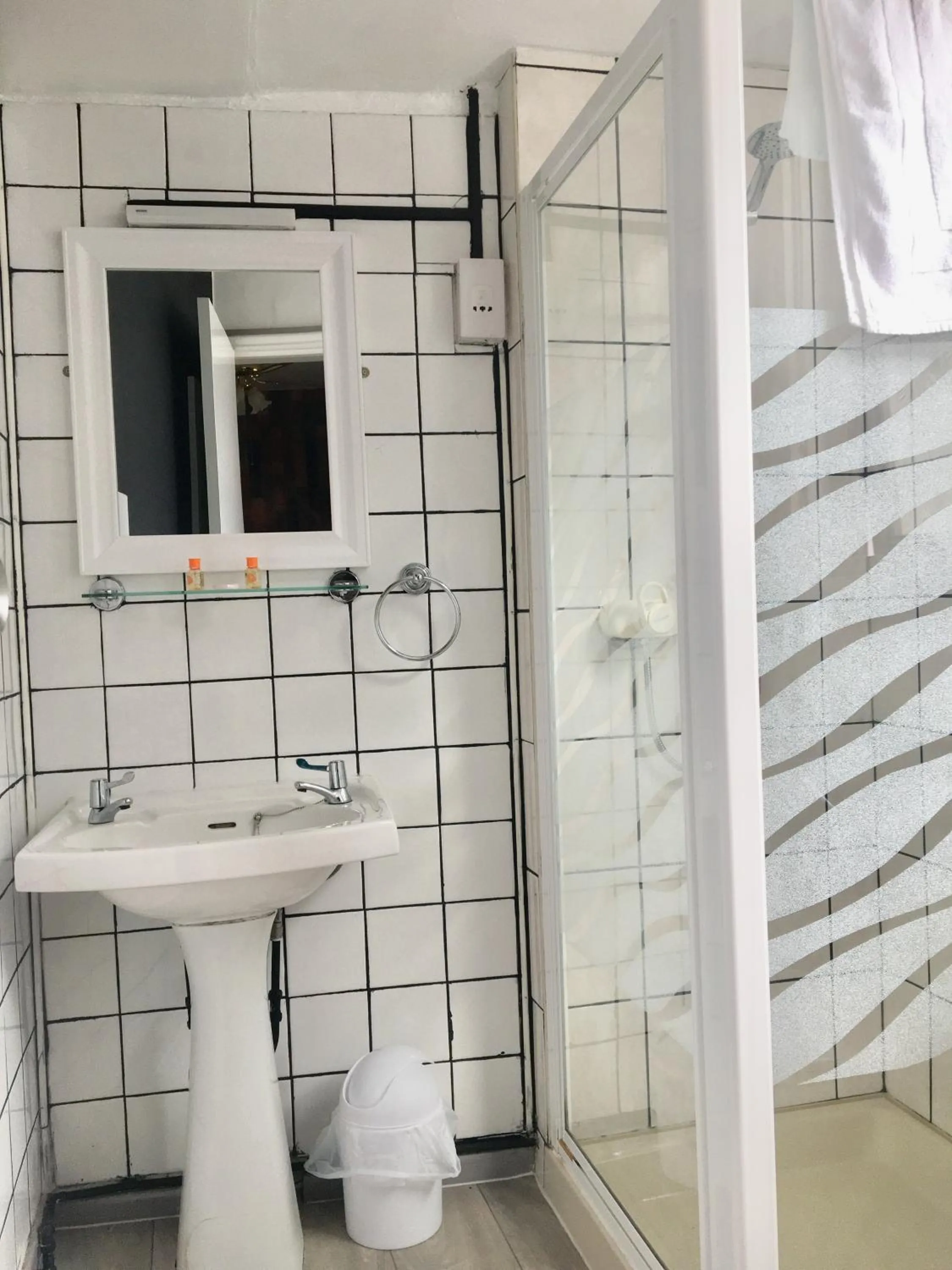 Shower in Waterfront Inn