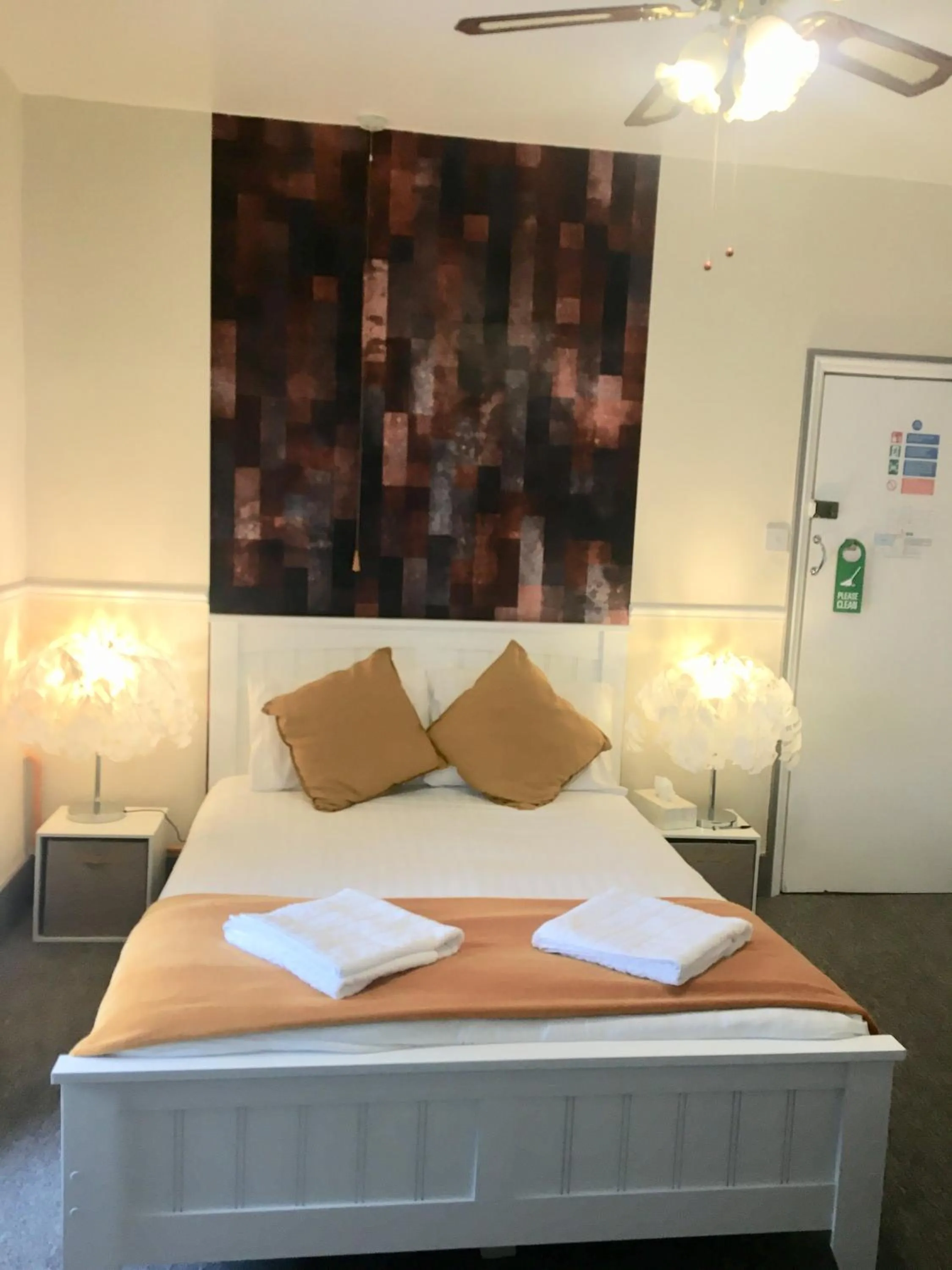 Bed in Waterfront Inn