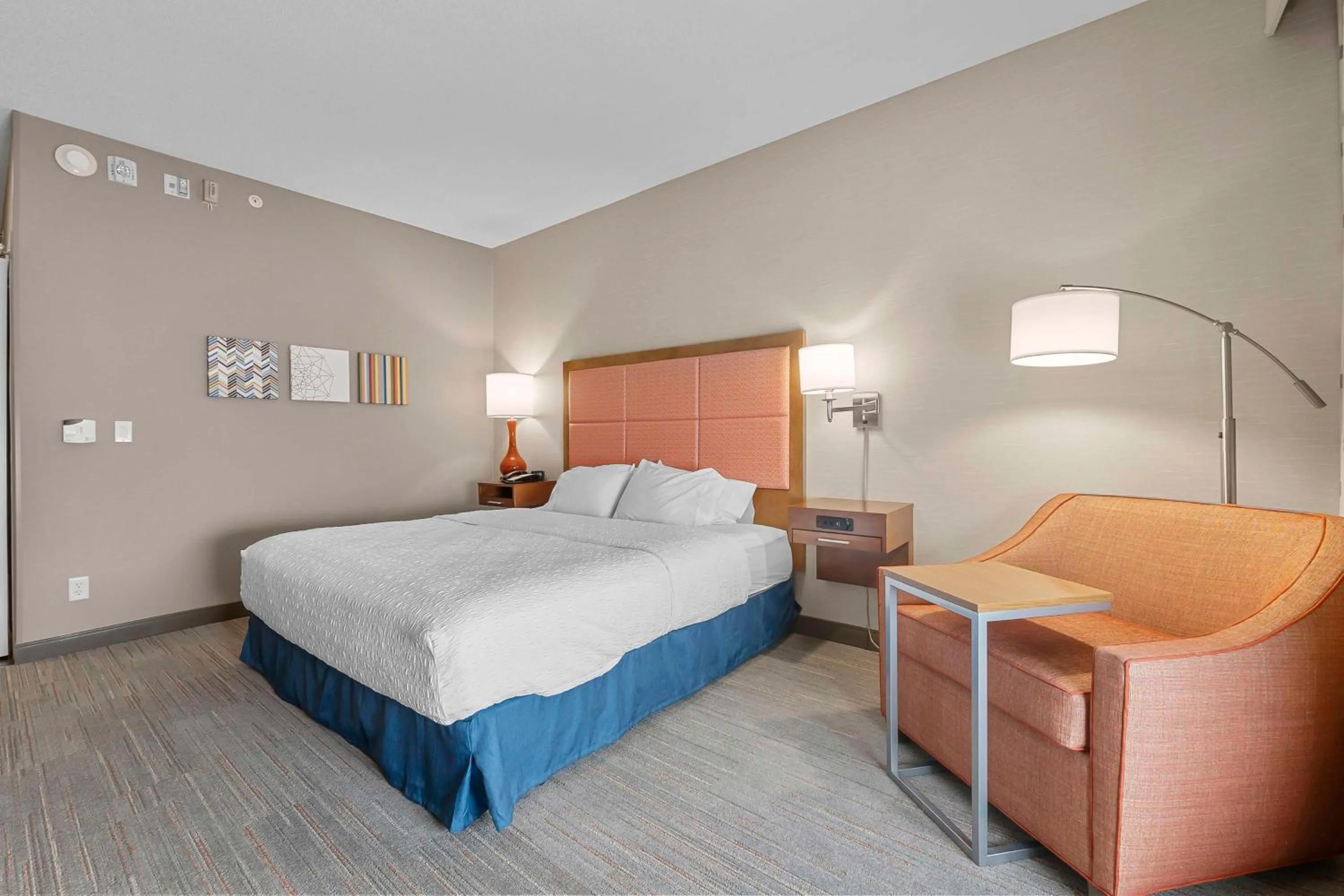 Living room, Bed in Hampton Inn Cape Girardeau I-55 East, MO