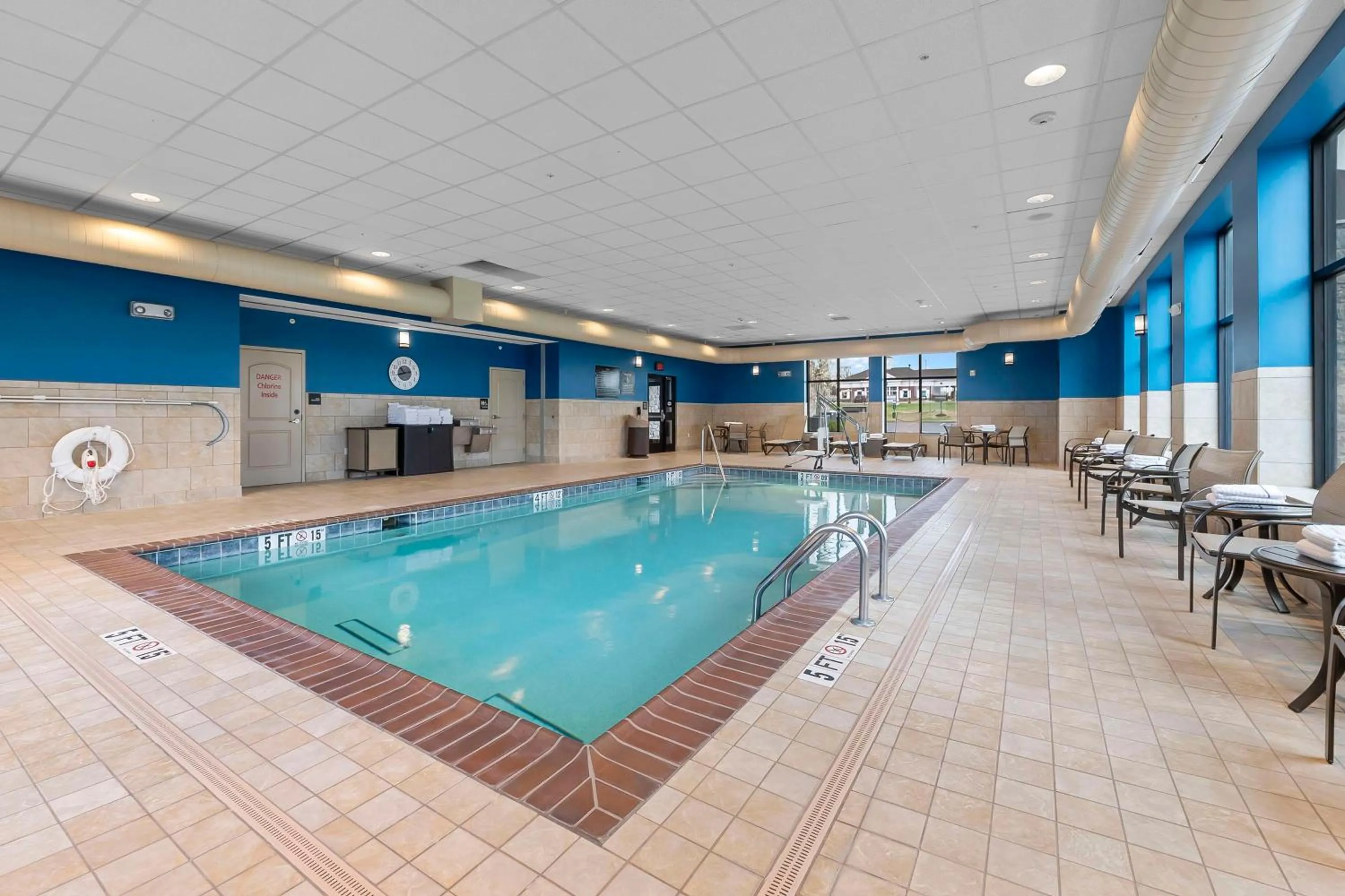 Pool view in Hampton Inn Cape Girardeau I-55 East, MO