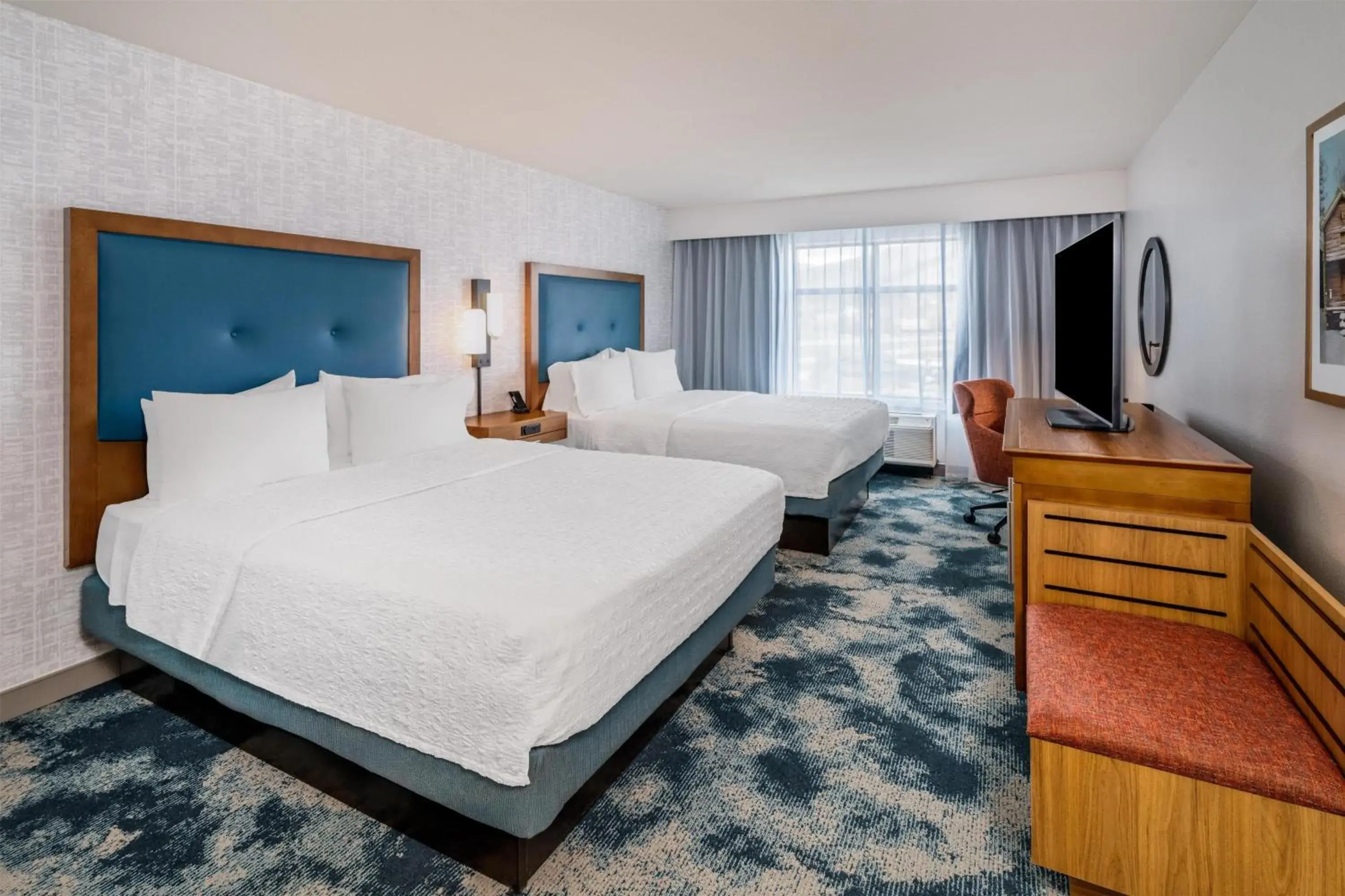 Queen Room with Two Queen Beds - Hearing Access/Non-Smoking in Hampton Inn & Suites Silverthorne Queen Room with Two Queen Beds - Hearing Access/Non-Smoking in Hampton Inn & Suites Silverthorne