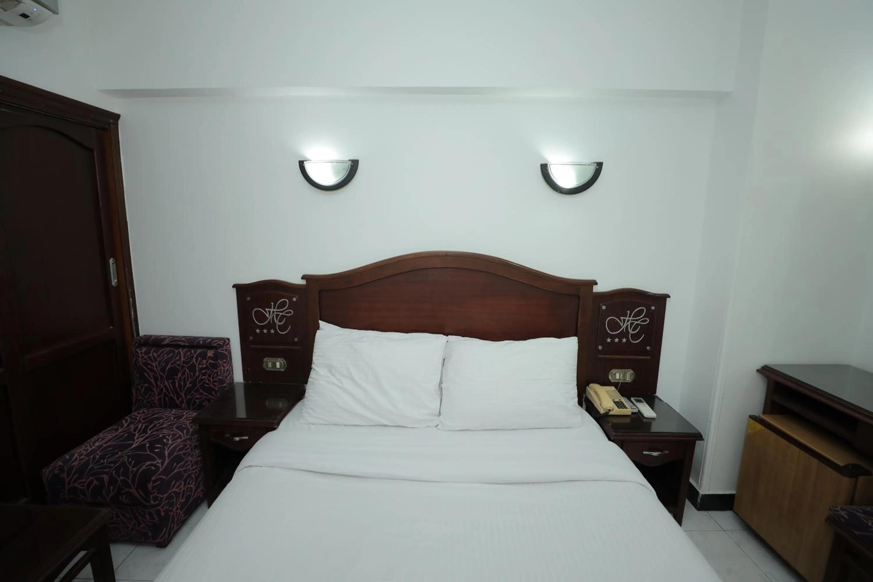 Bedroom, Bed in Happy City Hotel