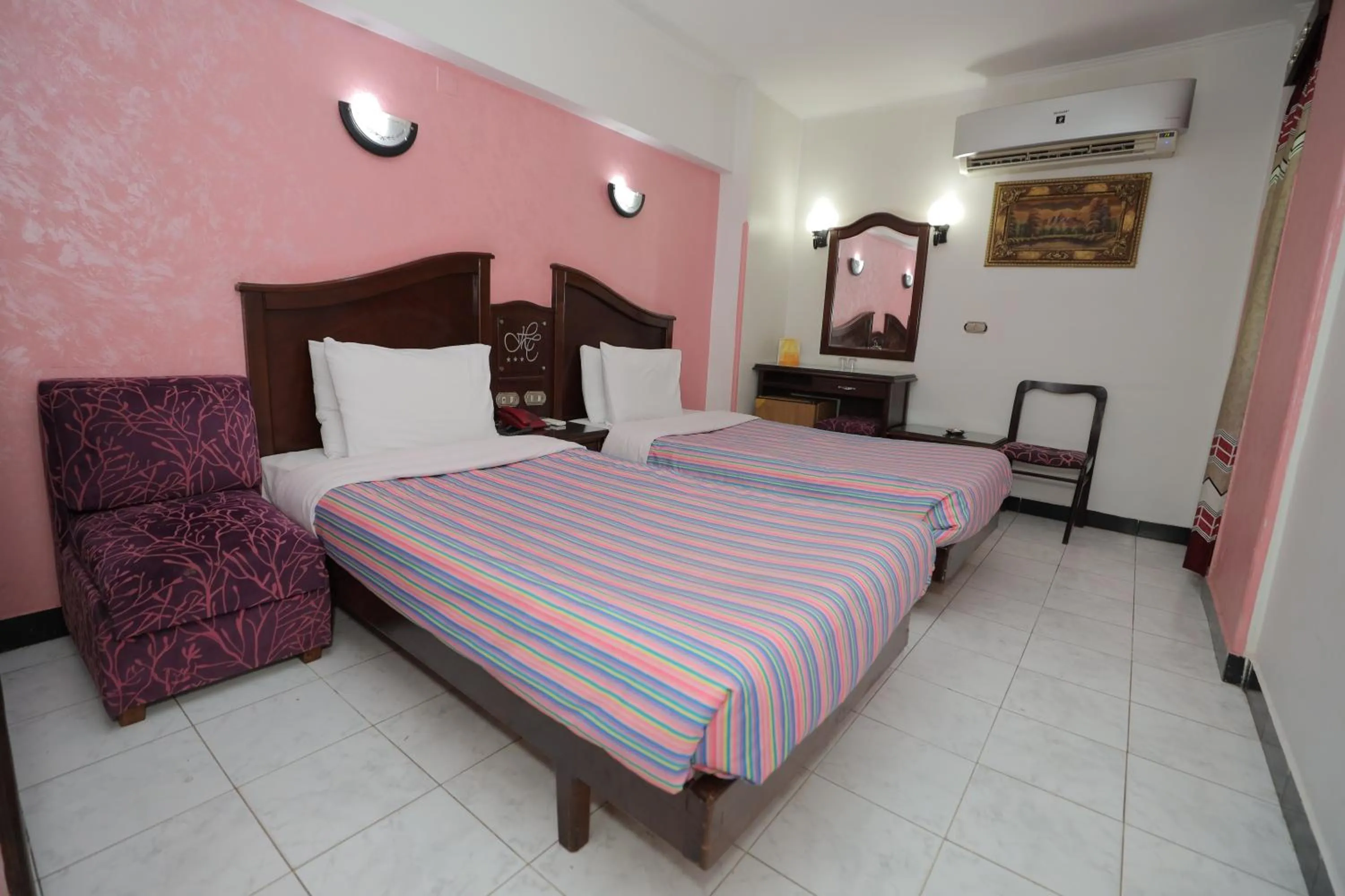 Bedroom, Bed in Happy City Hotel