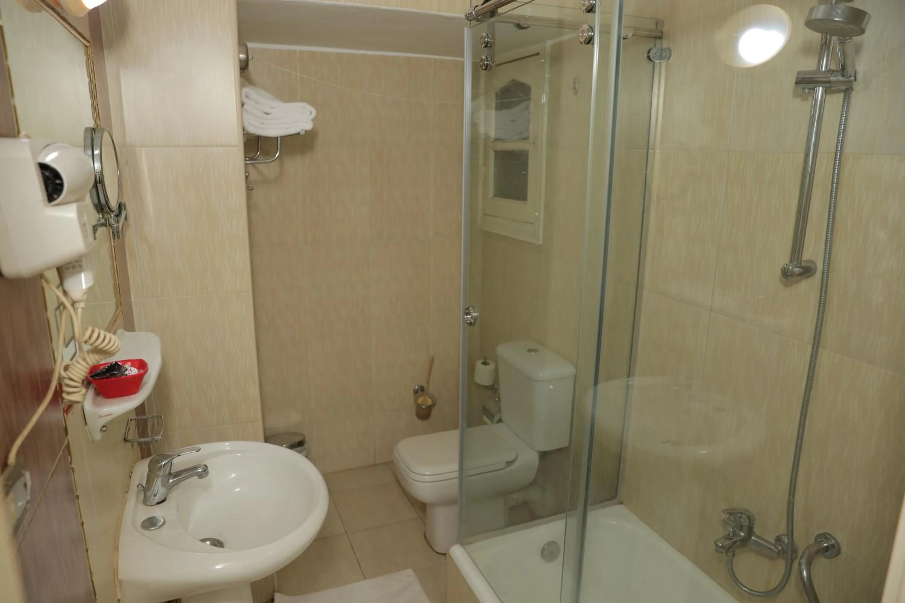 Bathroom in Happy City Hotel