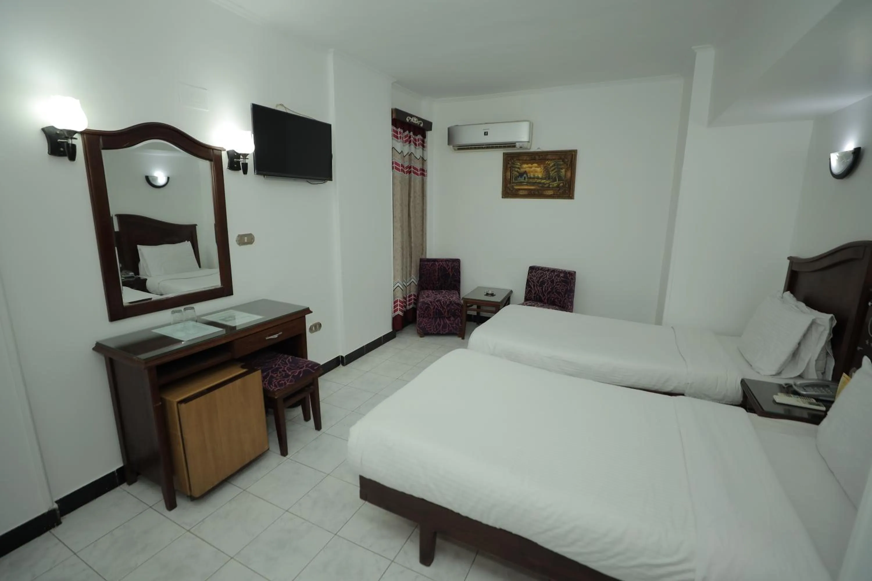 Bedroom, Bed in Happy City Hotel