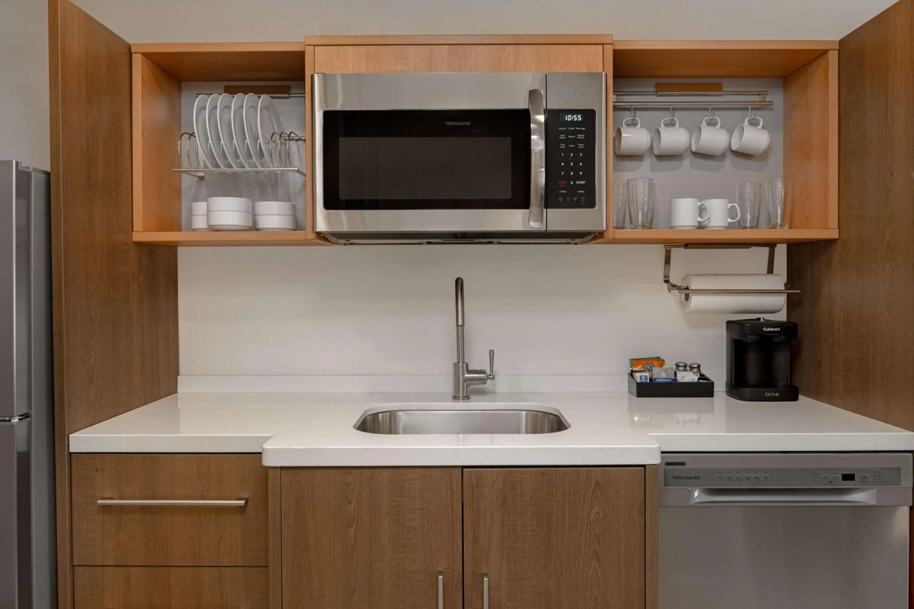 Kitchen or kitchenette in Home2 Suites By Hilton Gainesville