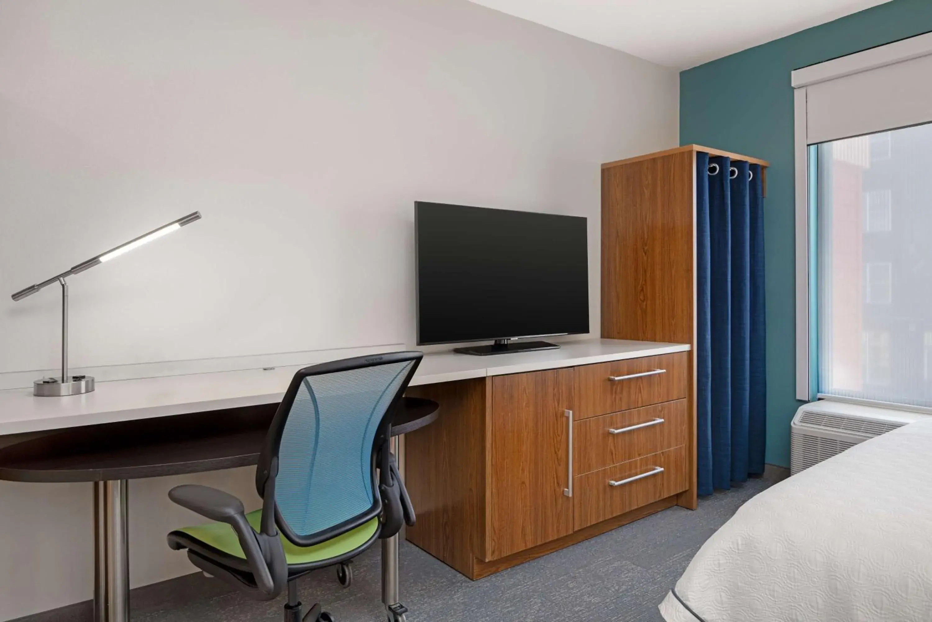 Queen Room - Non-Smoking in Home2 Suites By Hilton Gainesville Queen Room - Non-Smoking in Home2 Suites By Hilton Gainesville