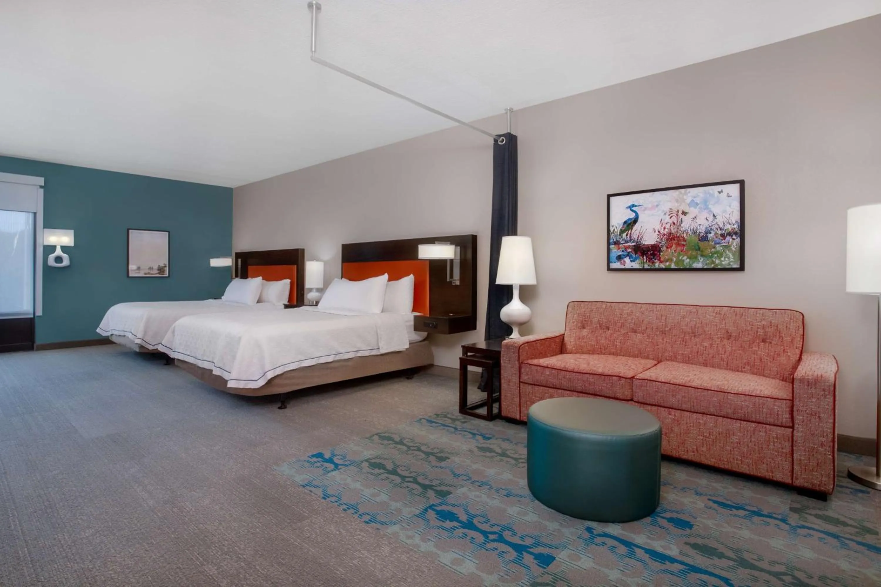 Living room, Bed in Home2 Suites By Hilton Gainesville