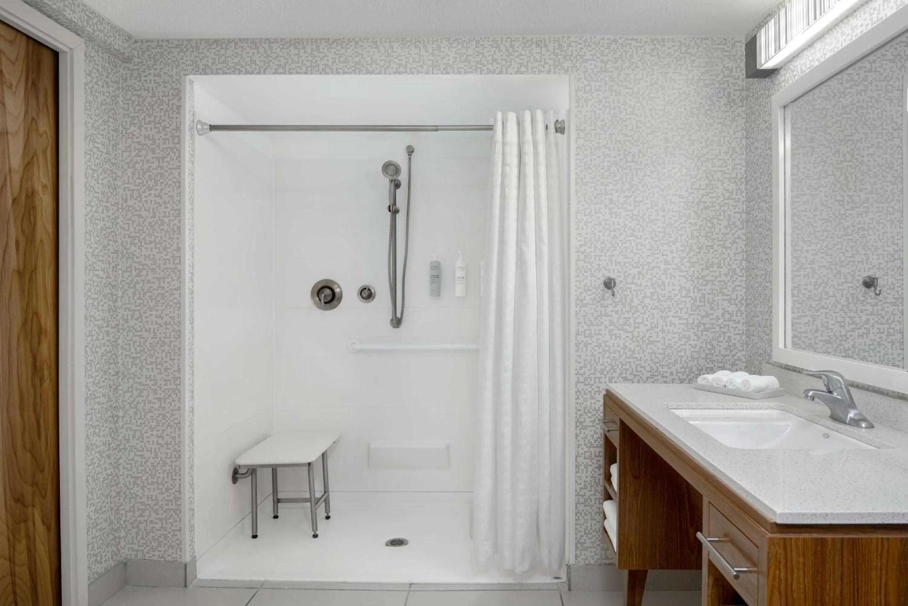 Bathroom in Home2 Suites By Hilton Gainesville