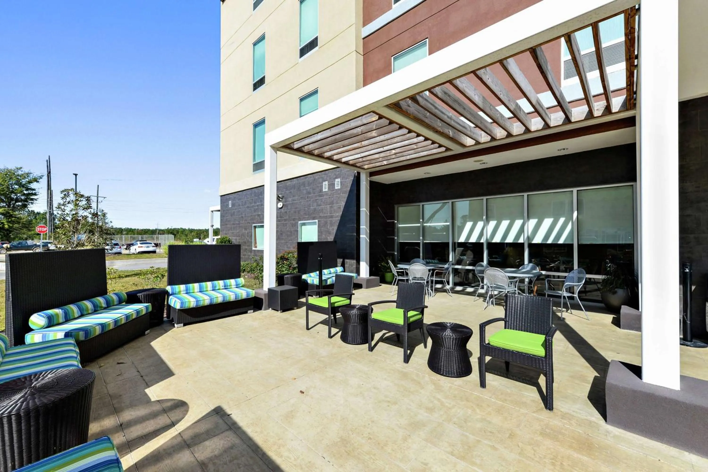 Patio in Home2 Suites by Hilton Gulfport I-10