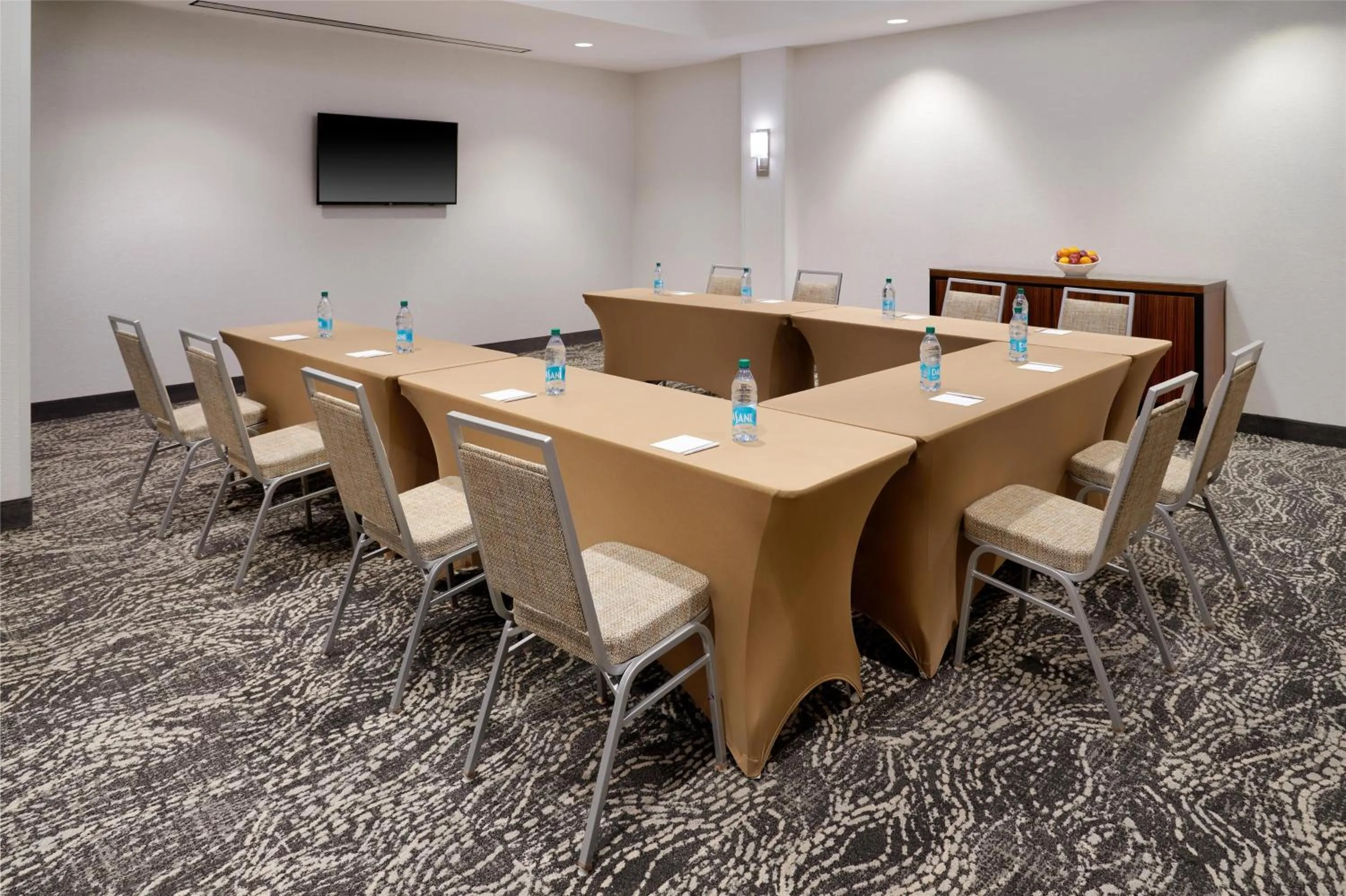 Meeting/conference room in Homewood Suites by Hilton Grand Rapids Downtown