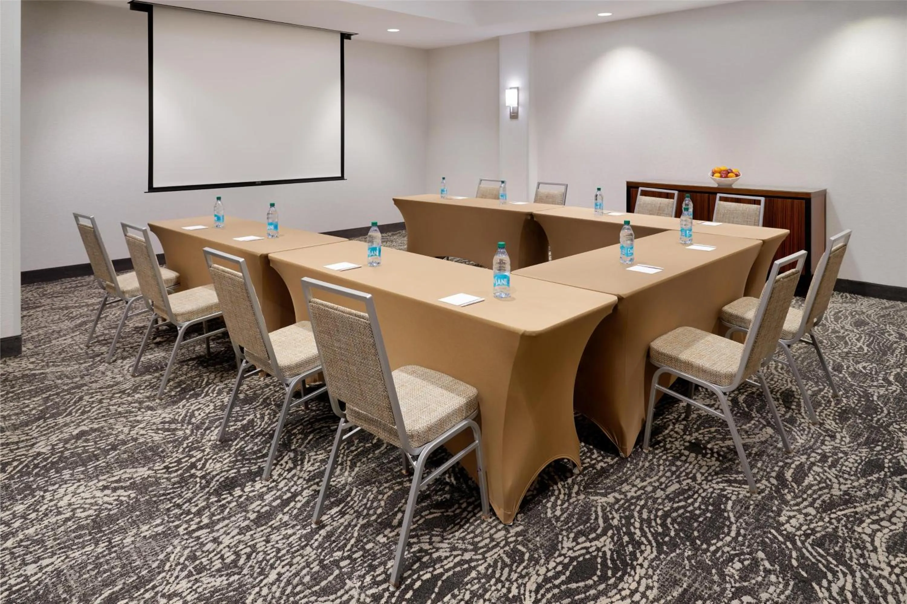Meeting/conference room in Homewood Suites by Hilton Grand Rapids Downtown
