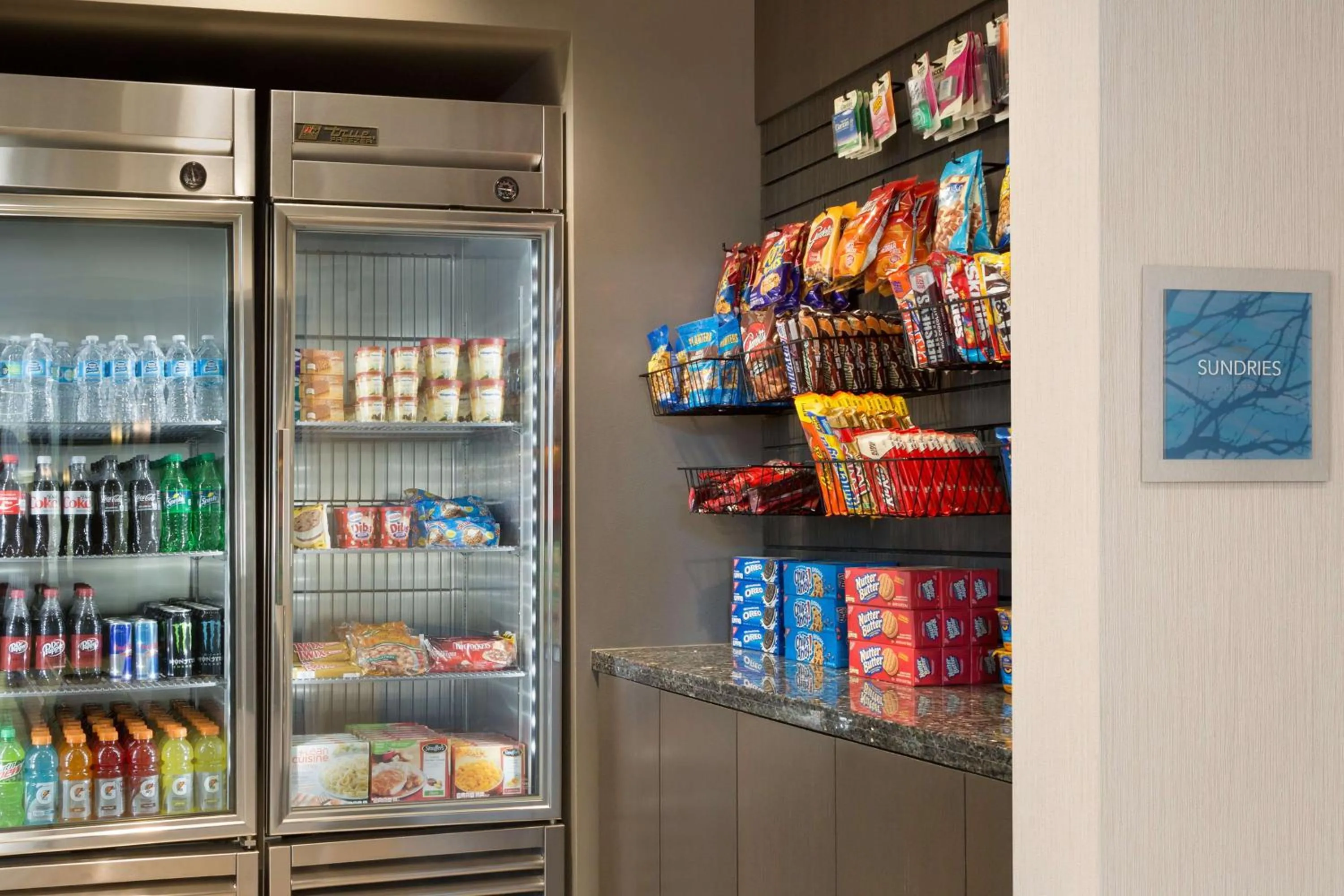 Restaurant/places to eat in Embassy Suites by Hilton The Woodlands