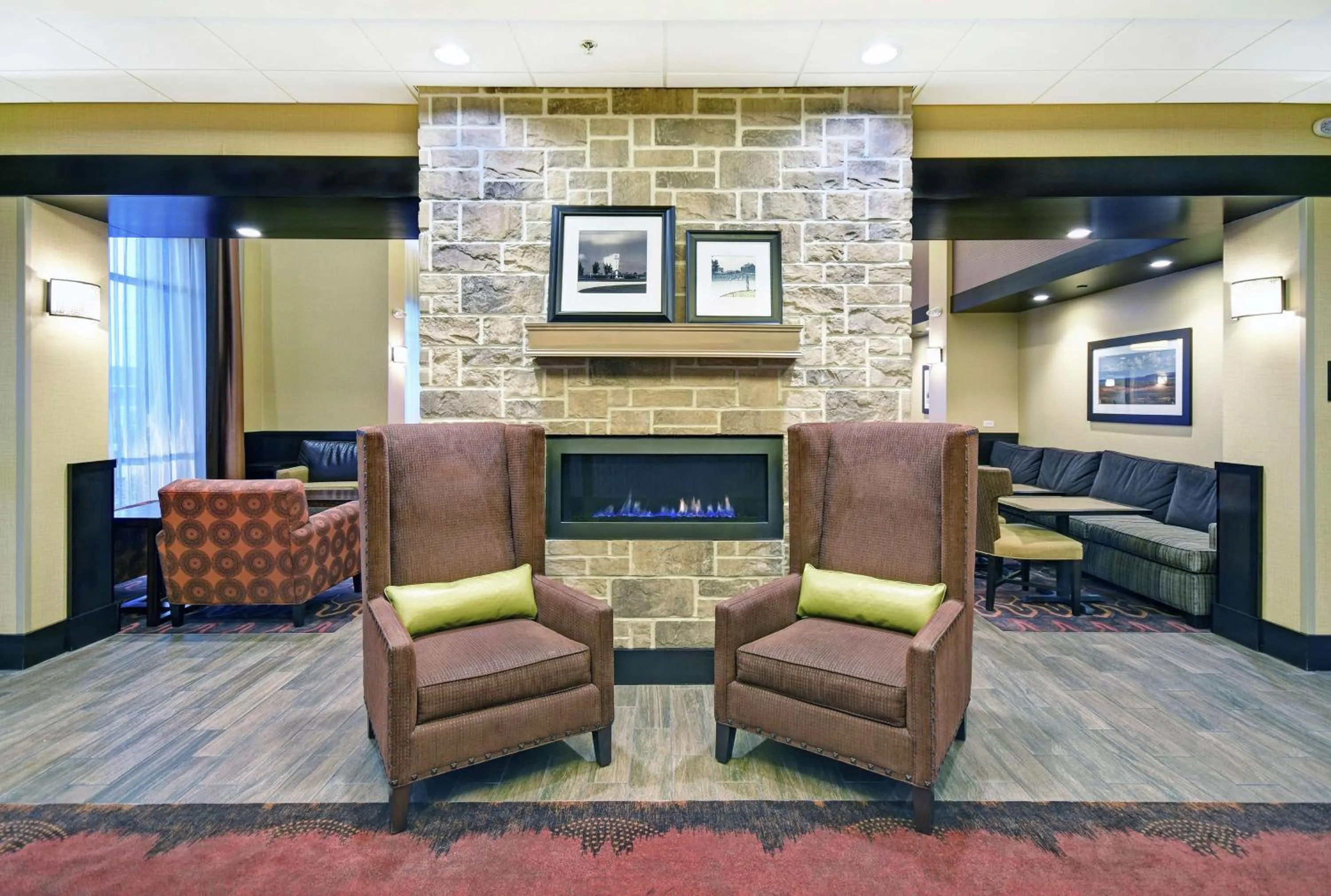 Lobby or reception in Hampton Inn & Suites Milwaukee/Franklin