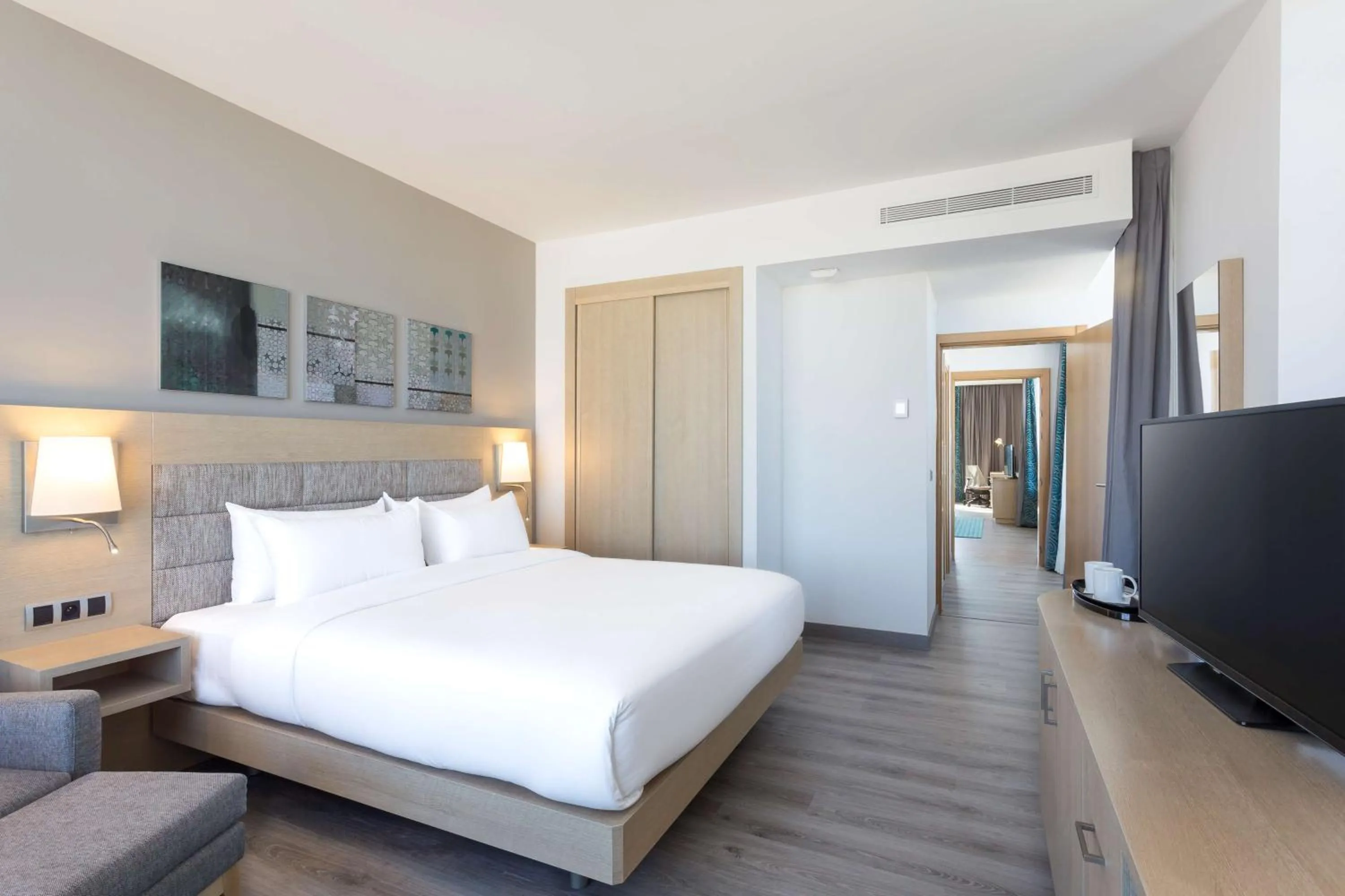 Bed in Hilton Garden Inn Tanger City Center